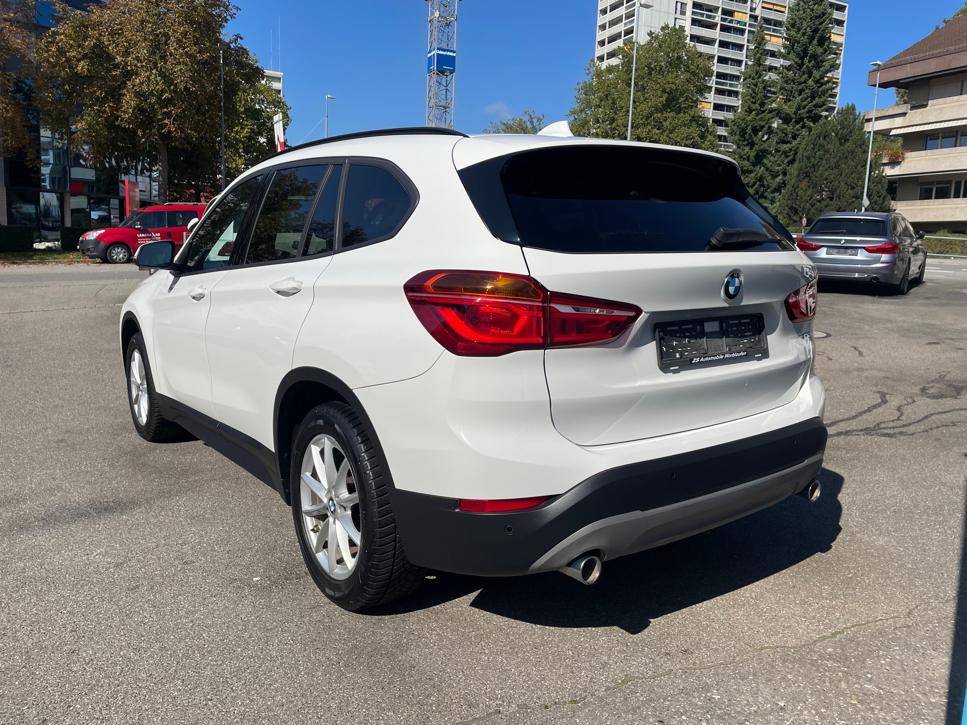 BMW X1 xDrive 18d Essential Edition Steptronic-image-2