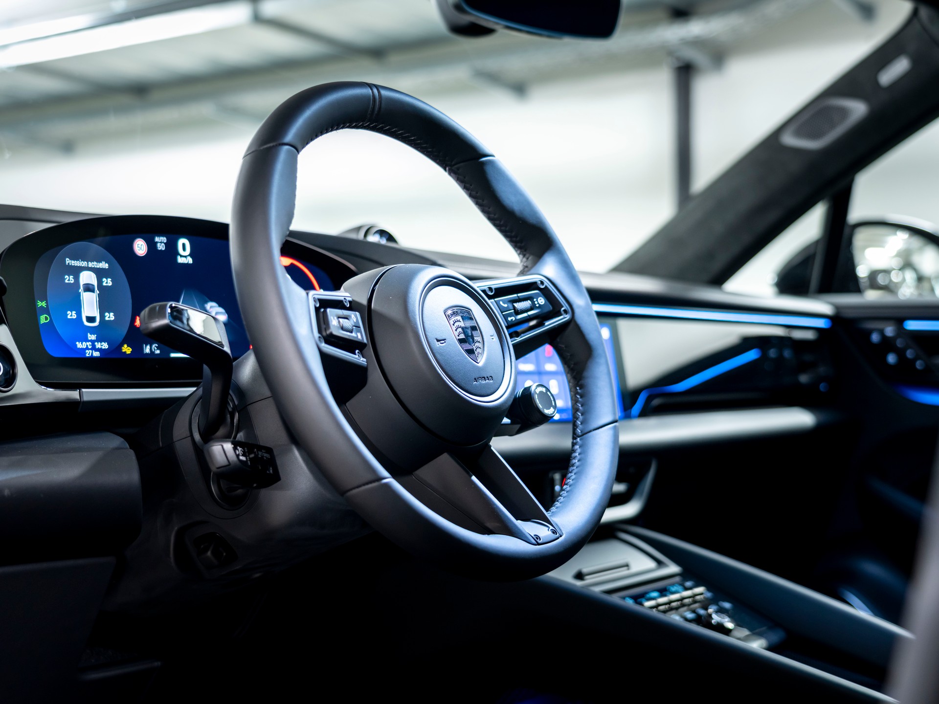 PORSCHE Macan Turbo 100kWh-image-10