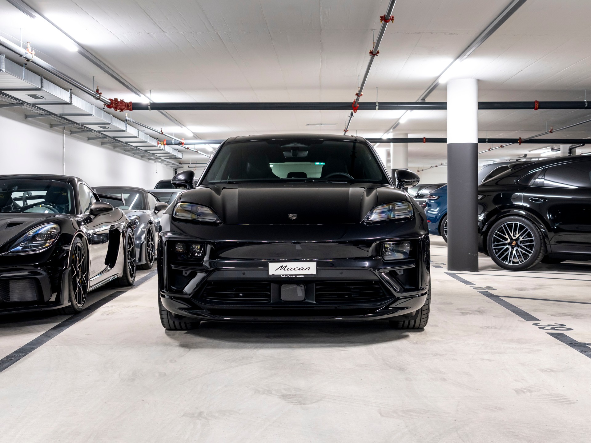 PORSCHE Macan Turbo 100kWh-image-3
