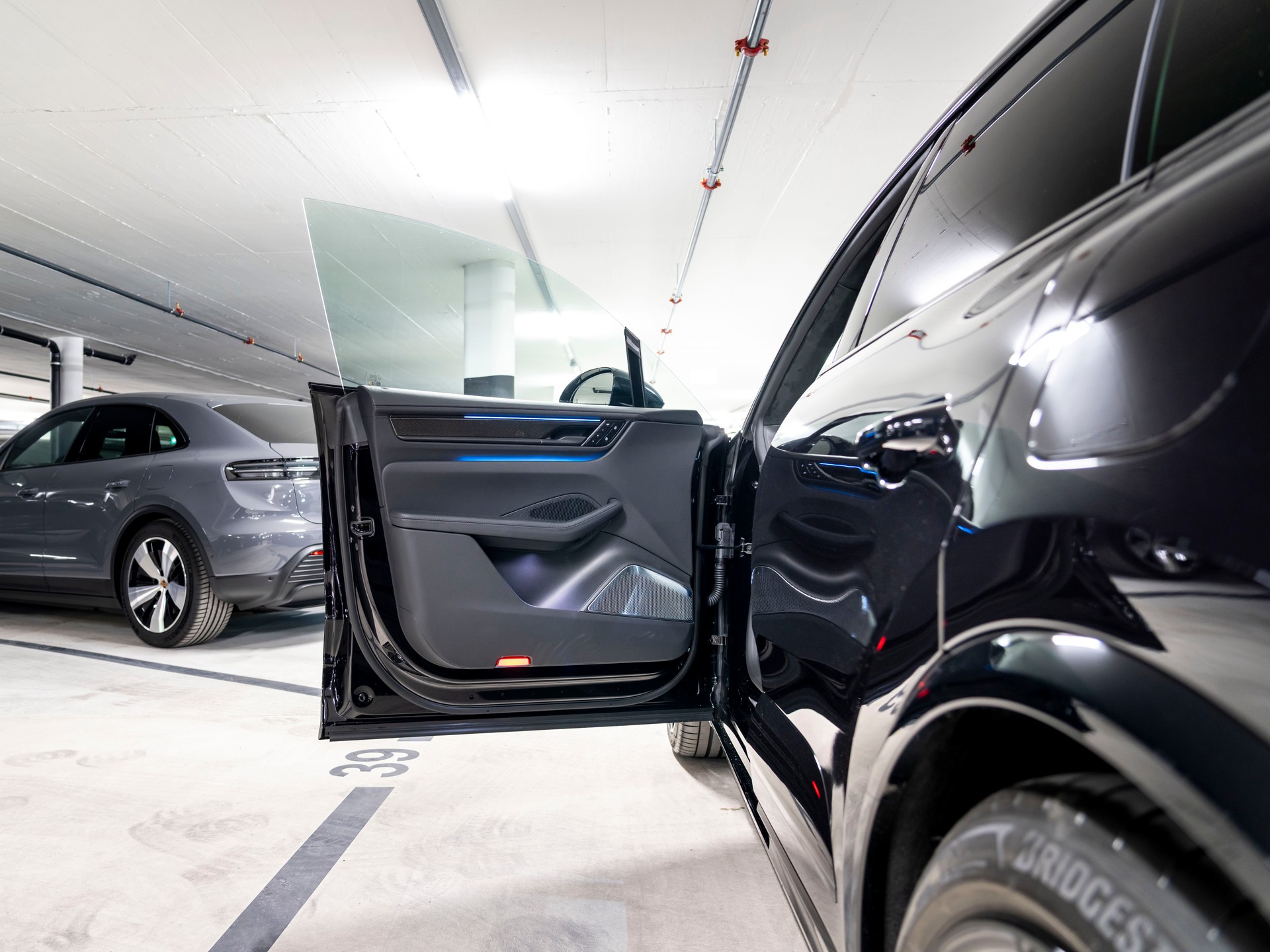 PORSCHE Macan Turbo 100kWh-image-15