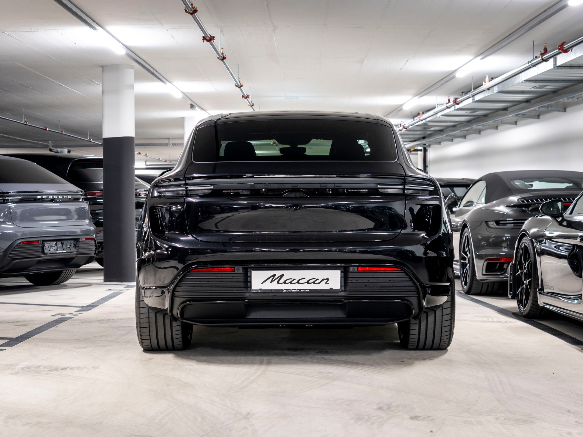 PORSCHE Macan Turbo 100kWh-image-4