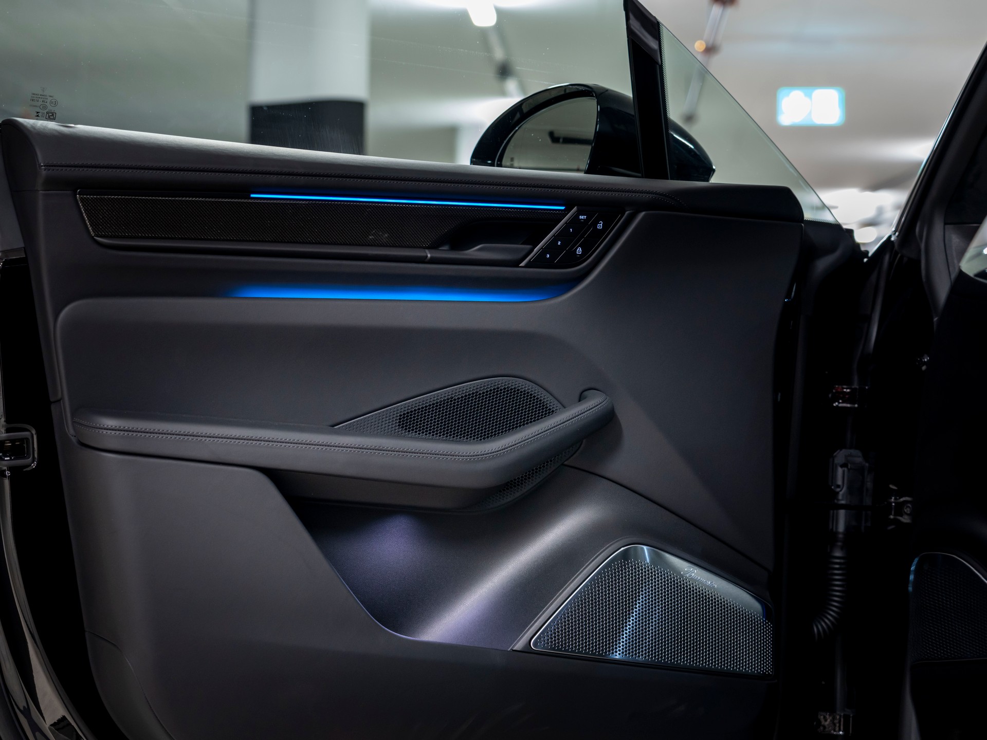 PORSCHE Macan Turbo 100kWh-image-16