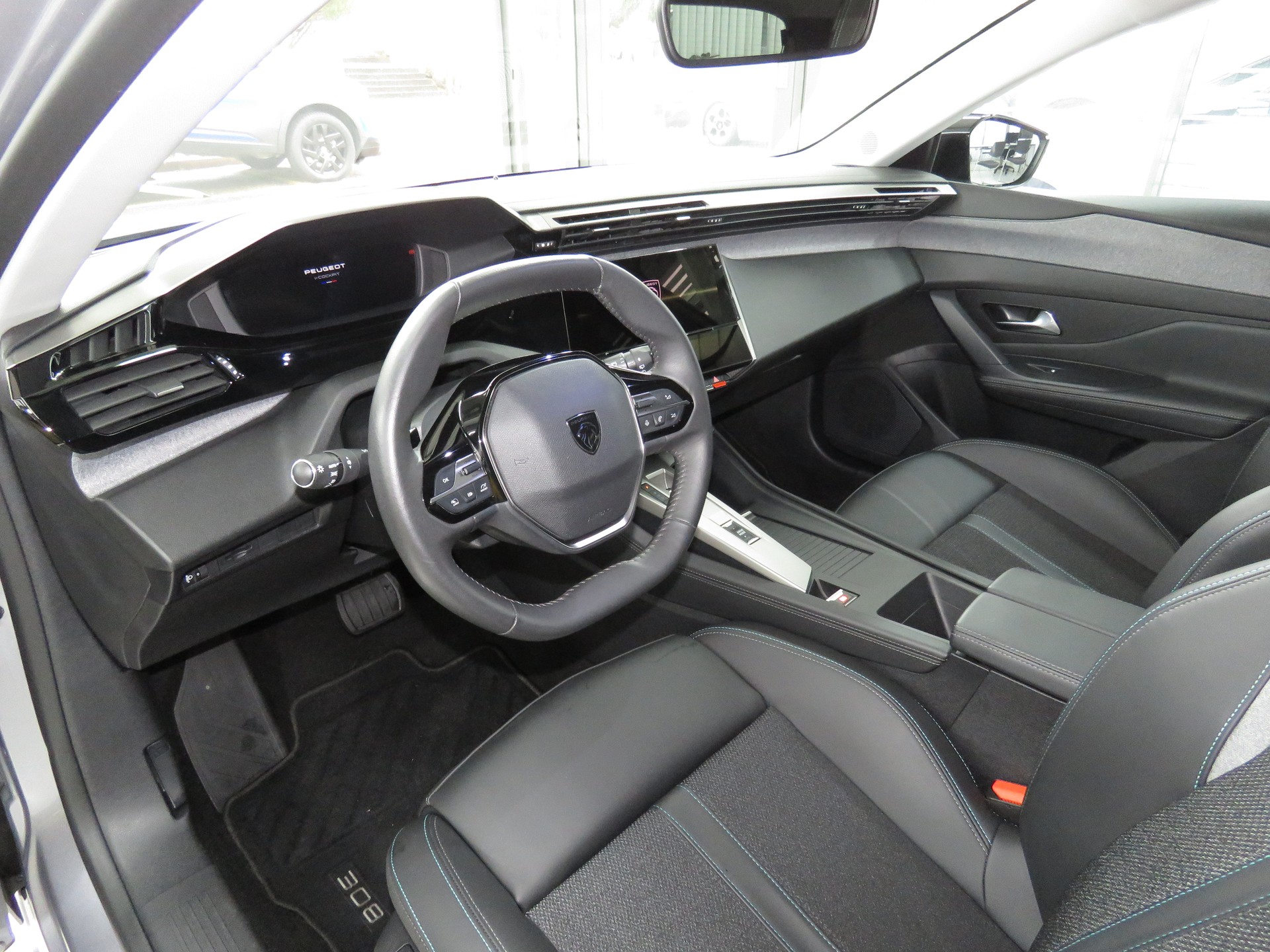 PEUGEOT 308 1.2 Pure Tech Allure Pack EAT8 (Automat)-image-6