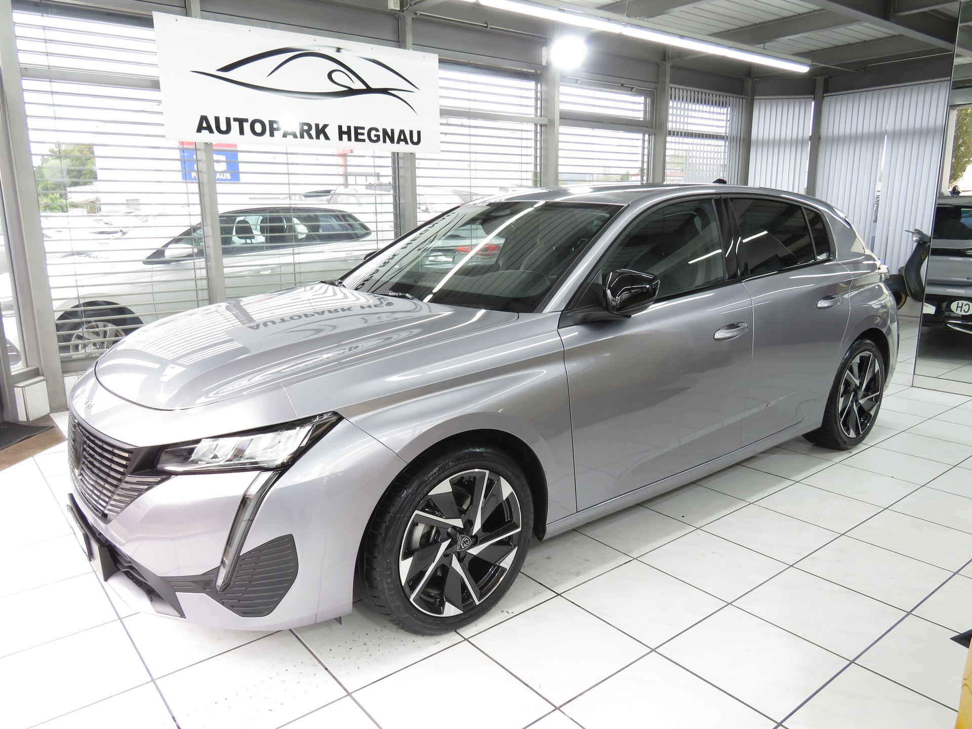 PEUGEOT 308 1.2 Pure Tech Allure Pack EAT8 (Automat)-image-0