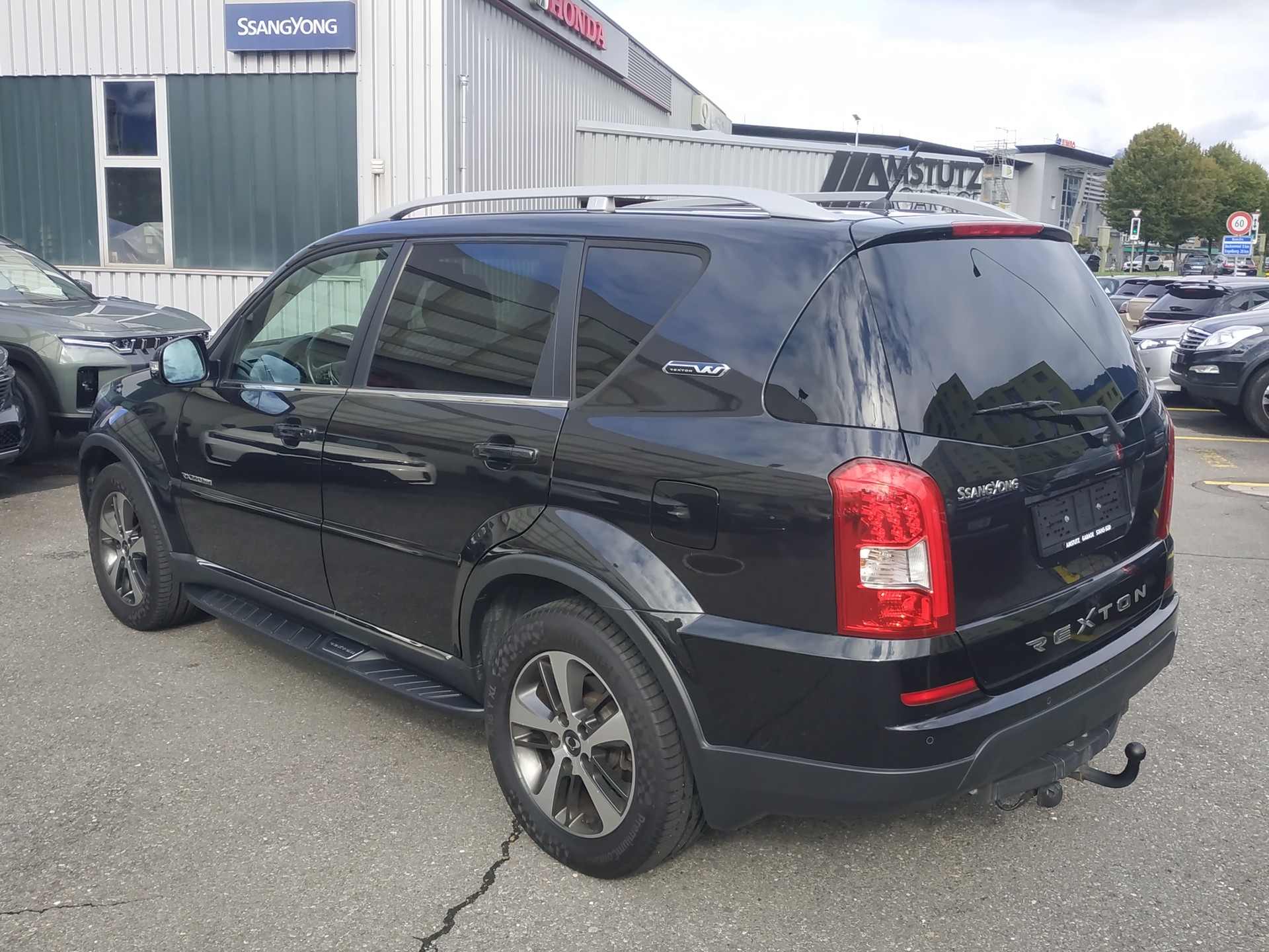 KGM-SsangYong Rexton RX220 e-XDi Executive 4WD Automatic-showroom-element-3