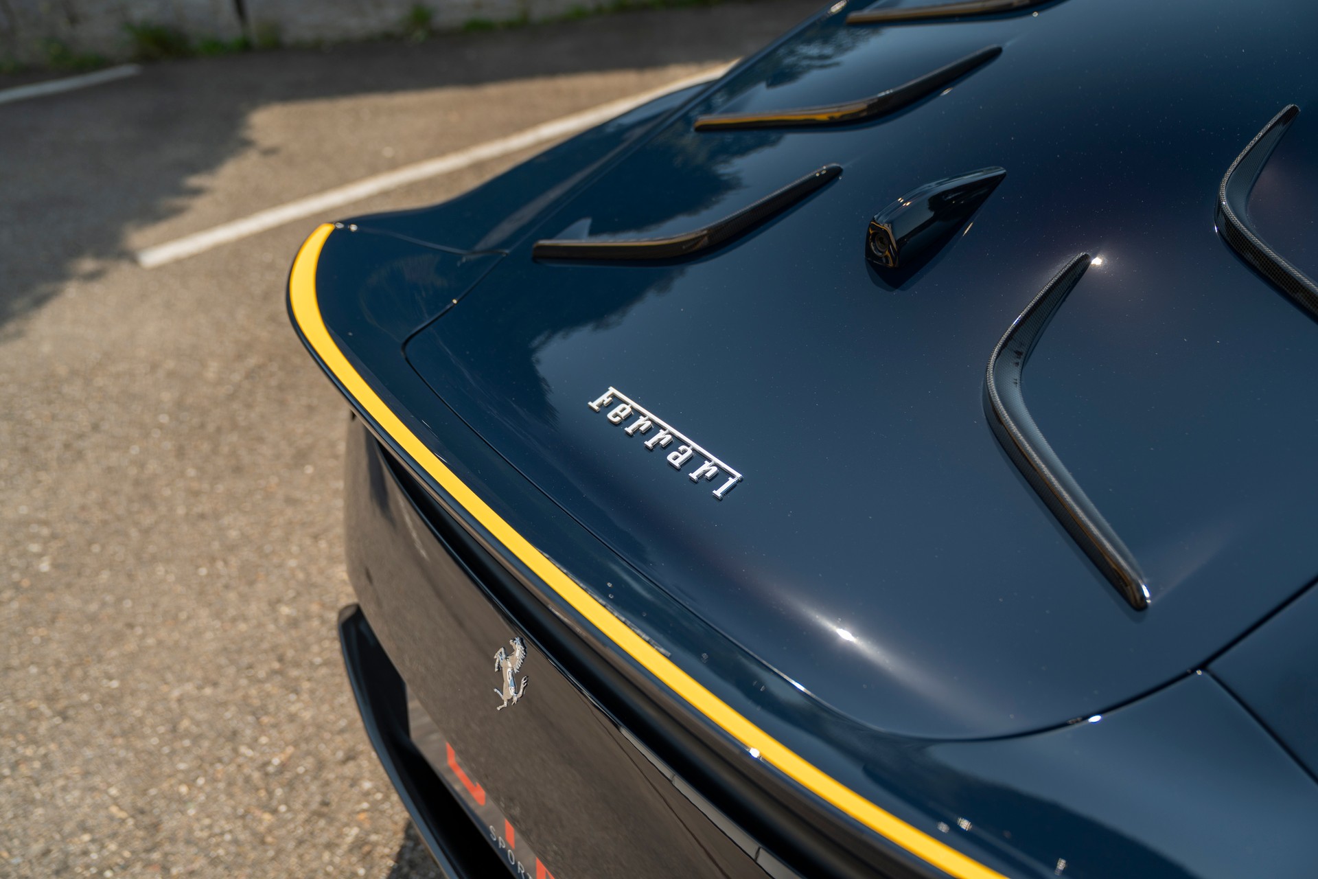 FERRARI 812 Competizione-image-11