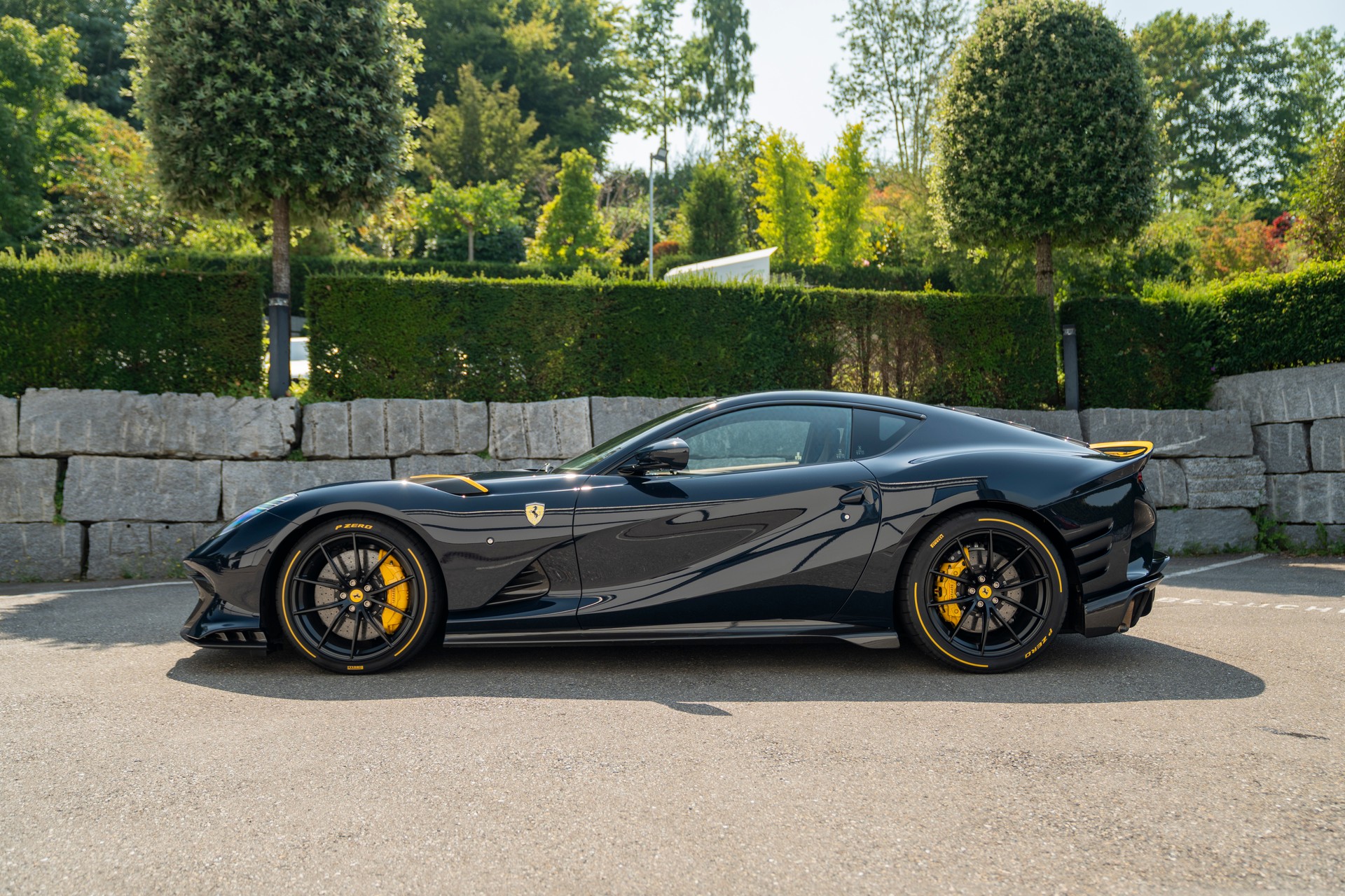 FERRARI 812 Competizione-image-2