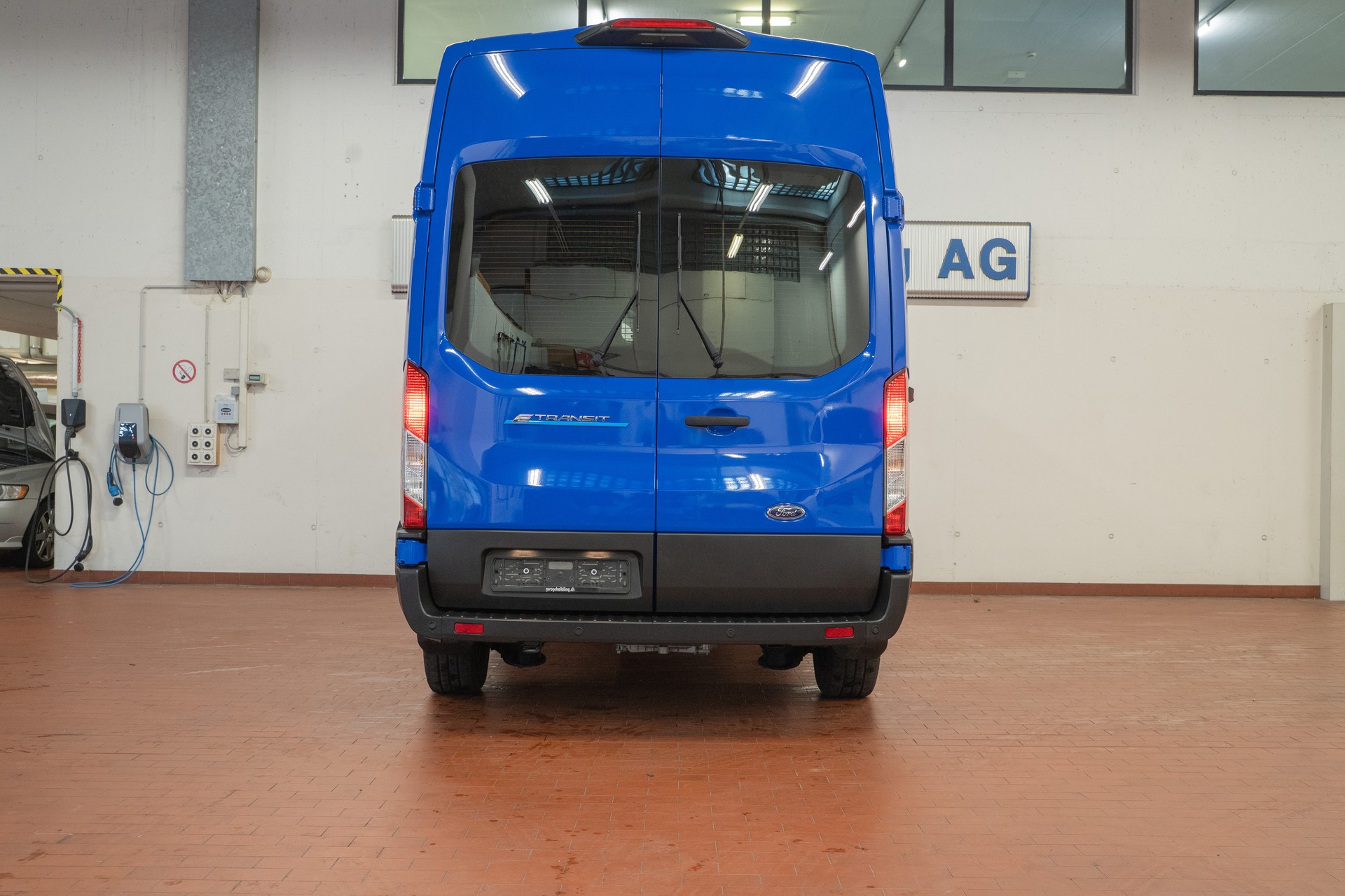 FORD E-Transit Van 390 L2H2 68kWh Trend-image-3