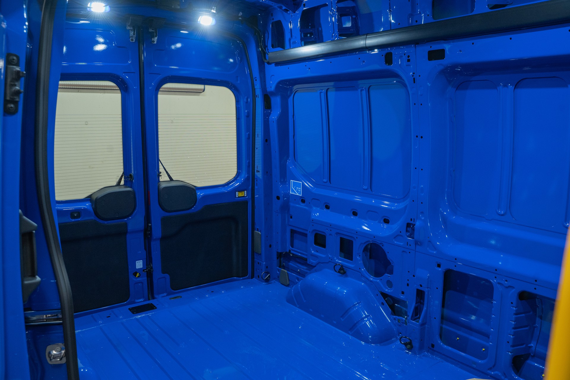 FORD E-Transit Van 390 L2H2 68kWh Trend-image-5