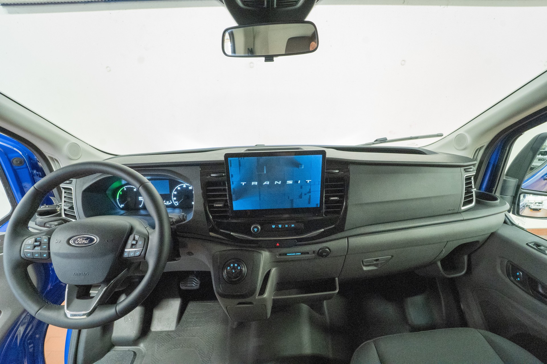 FORD E-Transit Van 390 L2H2 68kWh Trend-image-7