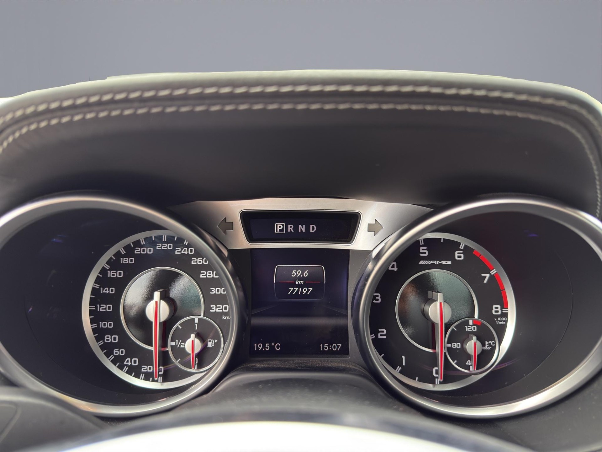 MERCEDES-BENZ SL 63 V8 AMG Cabriolet-image-8