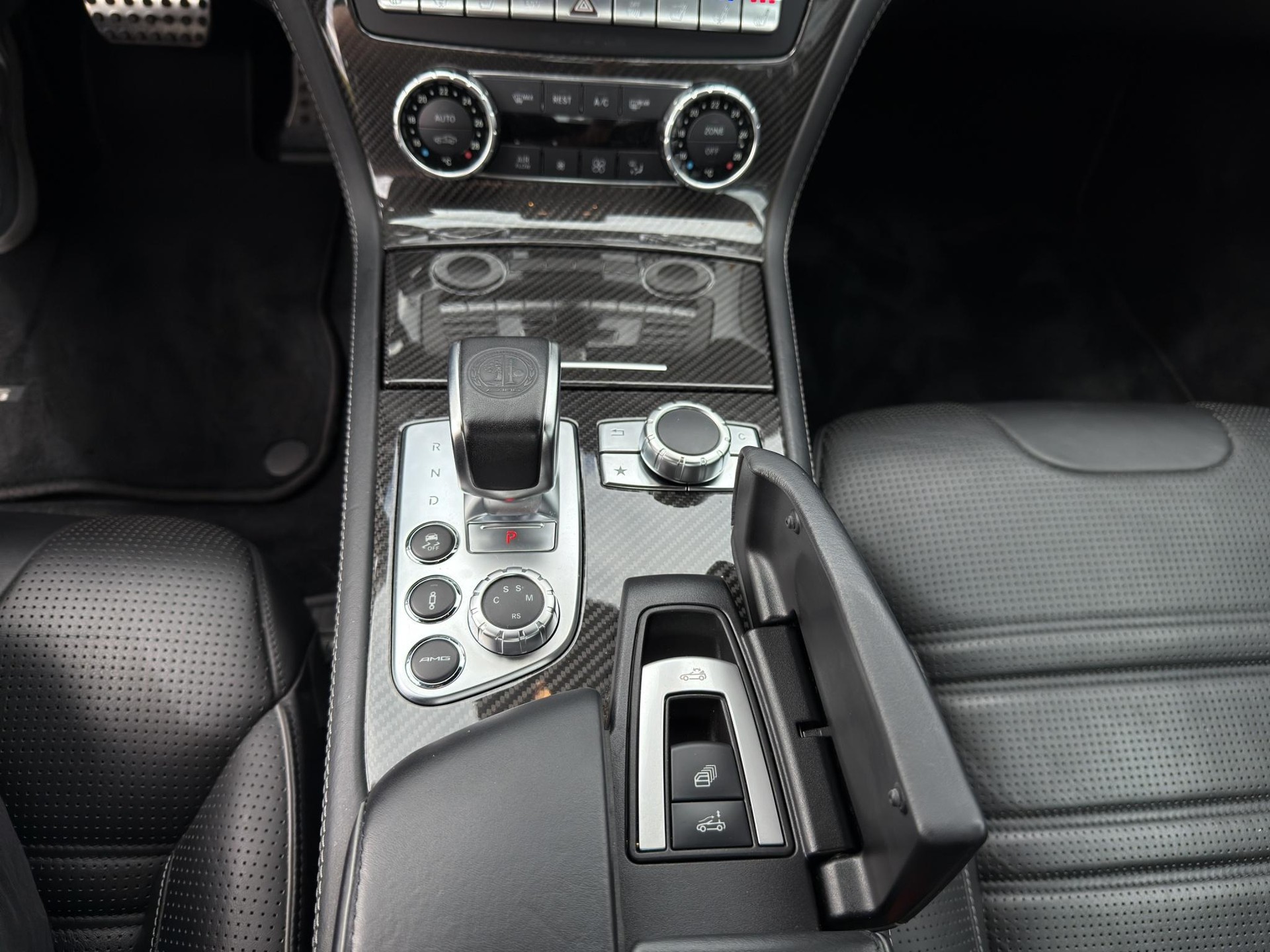MERCEDES-BENZ SL 63 V8 AMG Cabriolet-image-16
