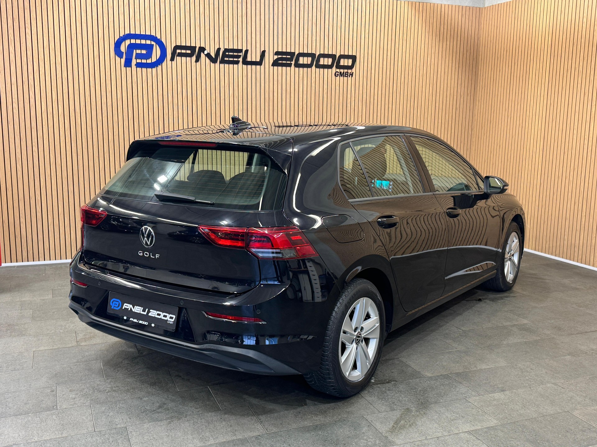 VW Golf 2.0 TDI Life-image-2