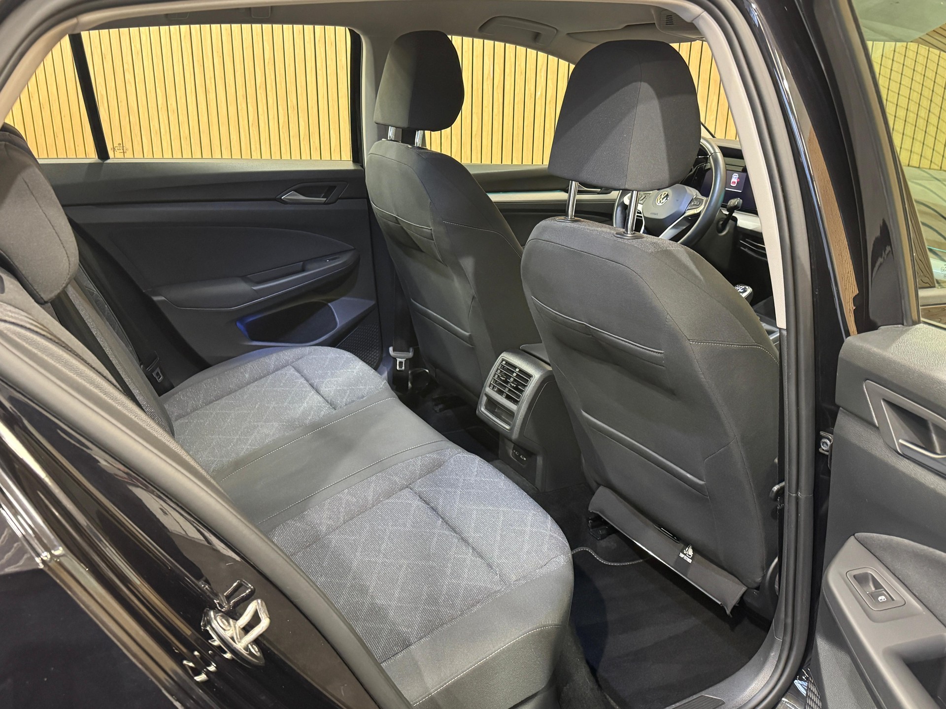 VW Golf 2.0 TDI Life-image-5