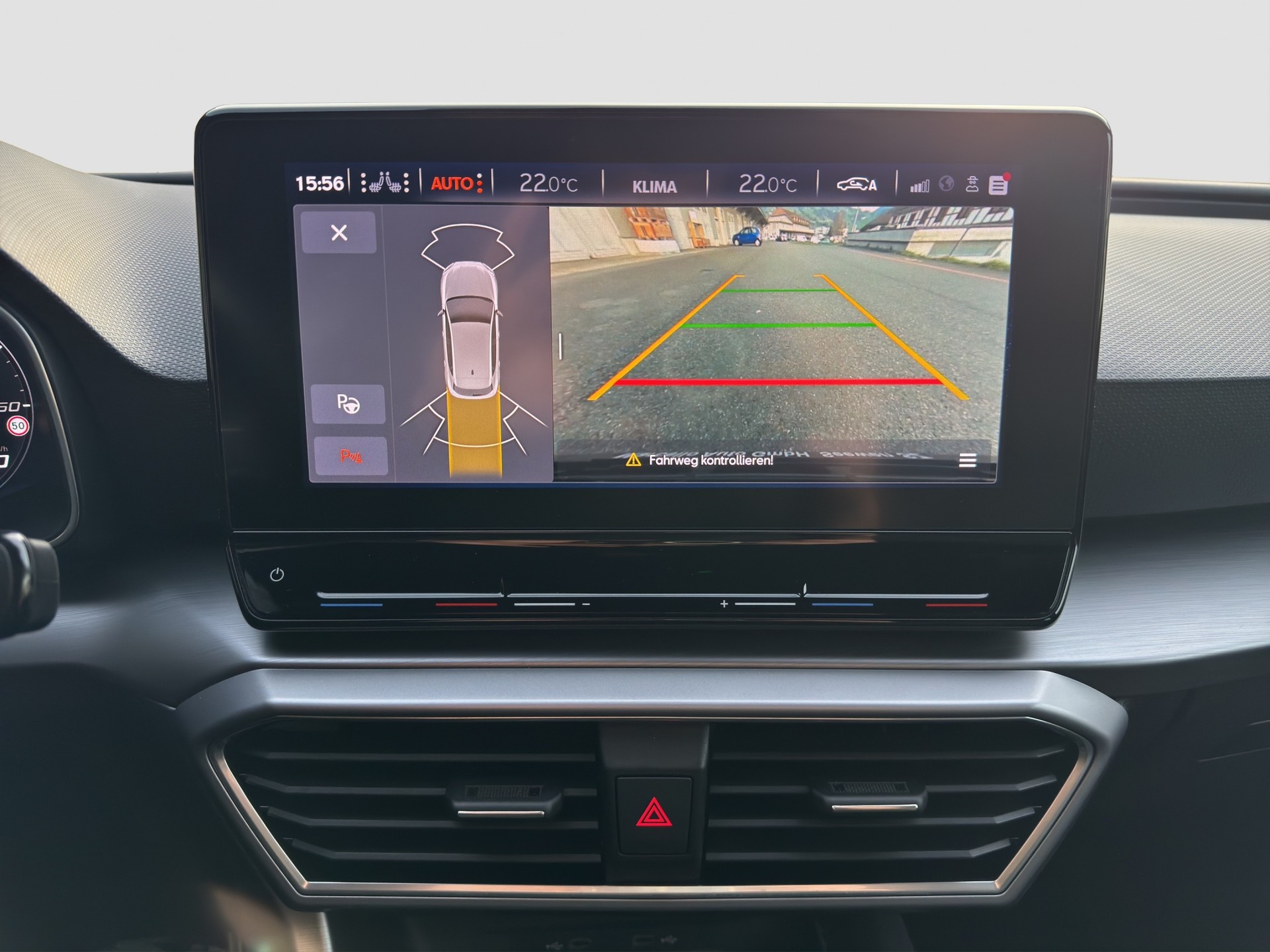 SEAT Leon 1.5 eTSI mHEV DSG FR-image-5