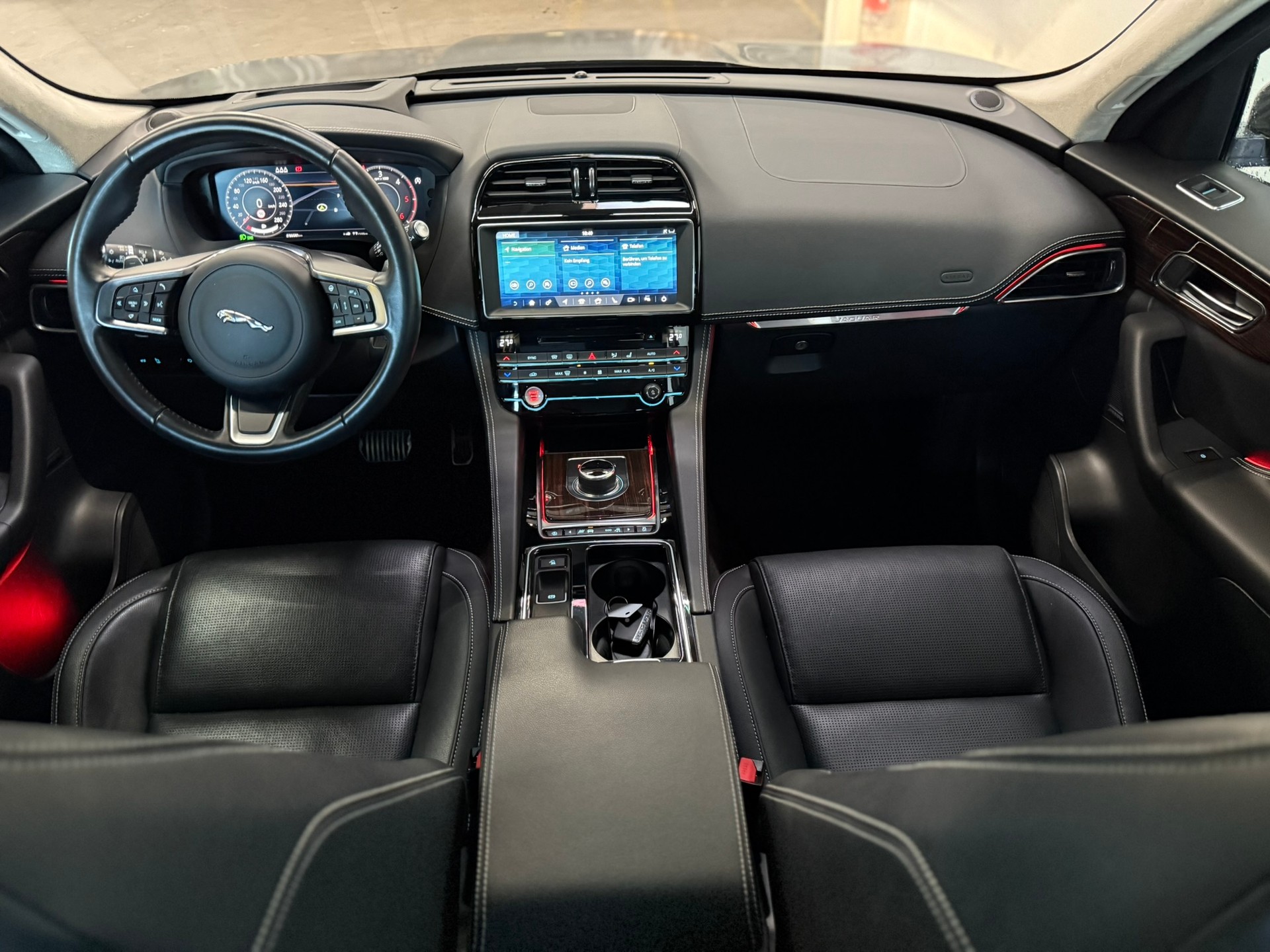 JAGUAR 2.0 D 240 CF Swiss Edition AWD-image-8