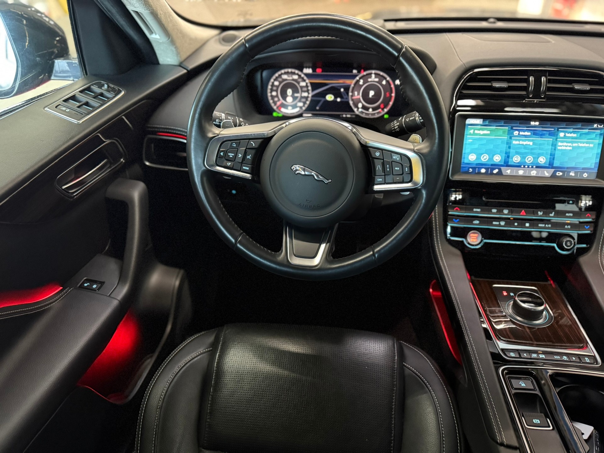 JAGUAR 2.0 D 240 CF Swiss Edition AWD-image-9
