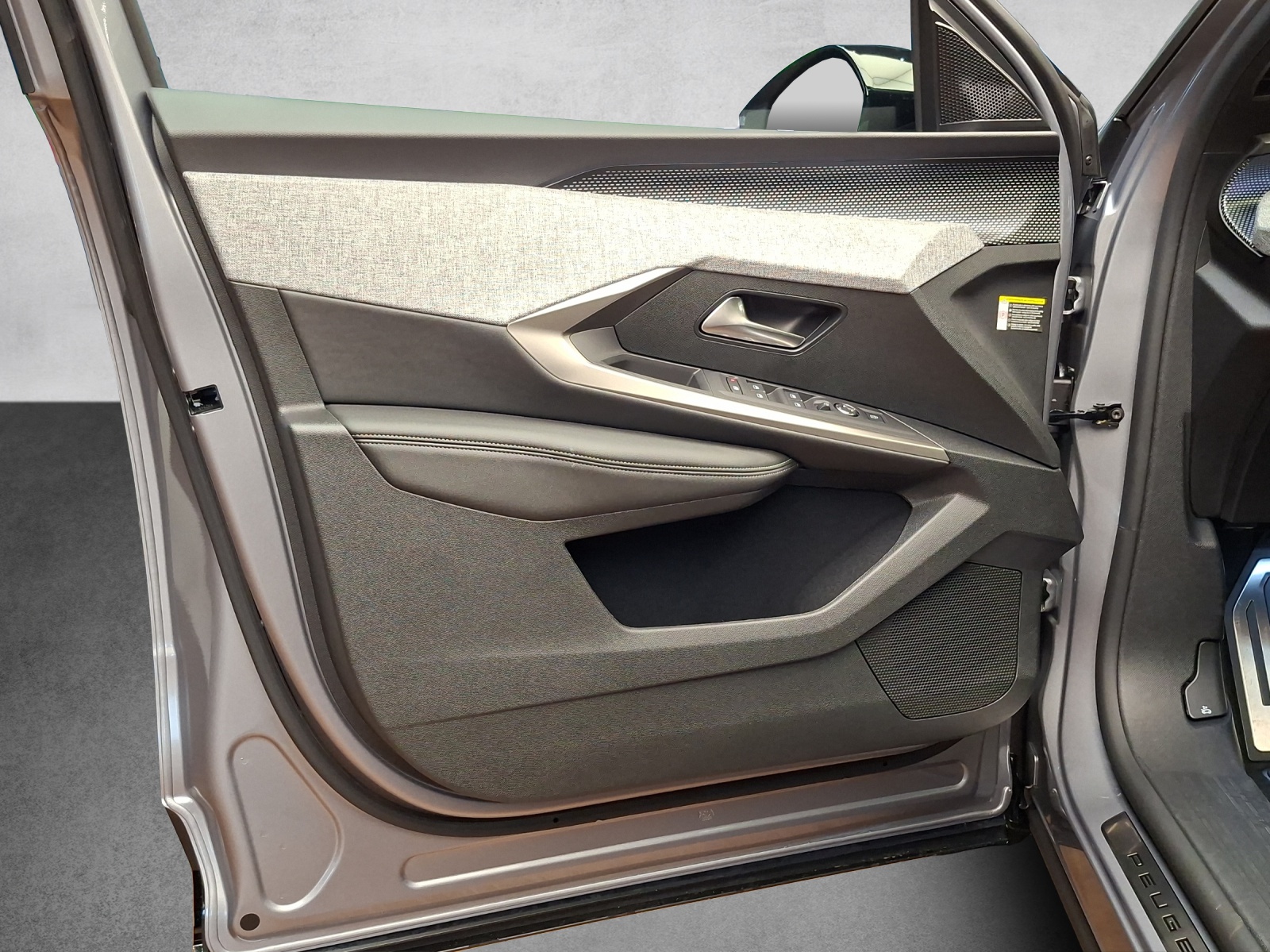 PEUGEOT 5008 e-Launch Edition AWD 73kWh-image-10