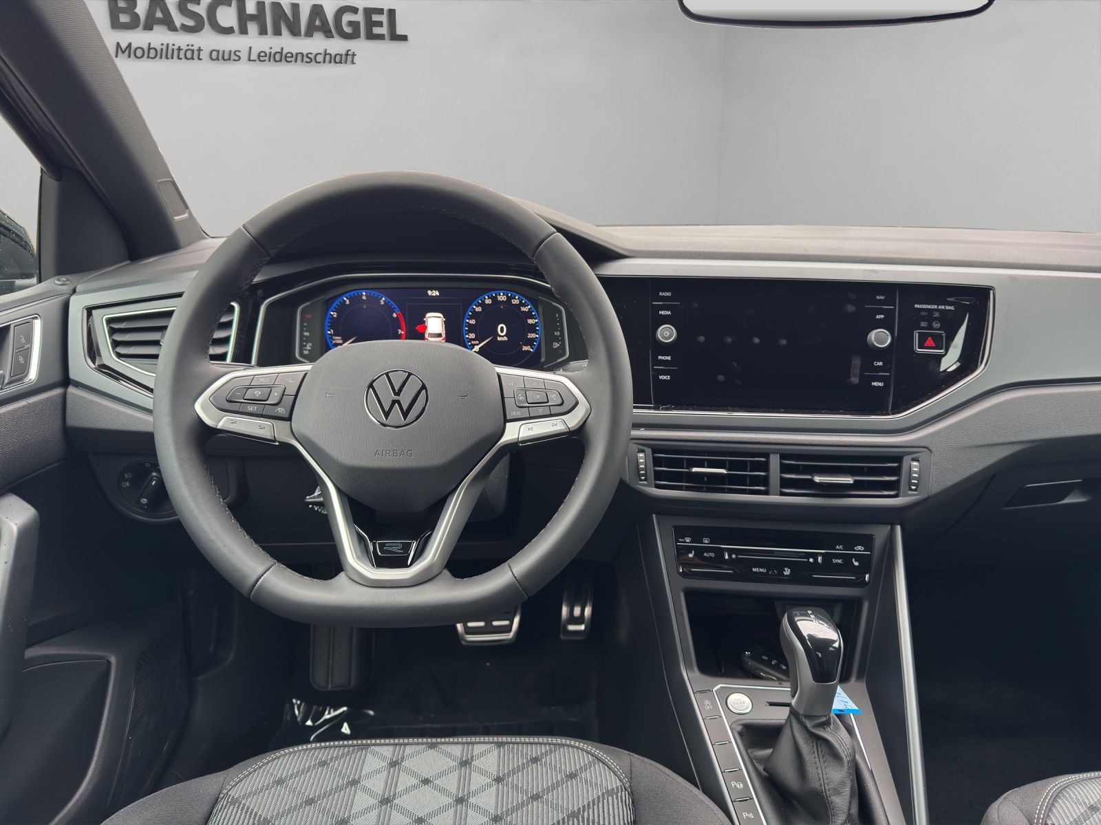 VW Polo 1.0 TSI R-Line DSG-image-4