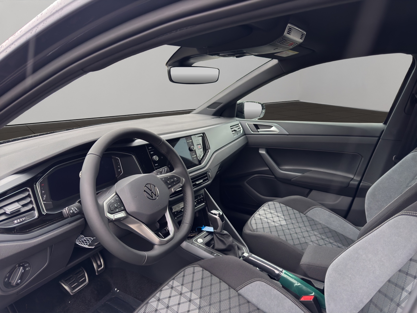 VW Polo 1.0 TSI R-Line DSG-image-3