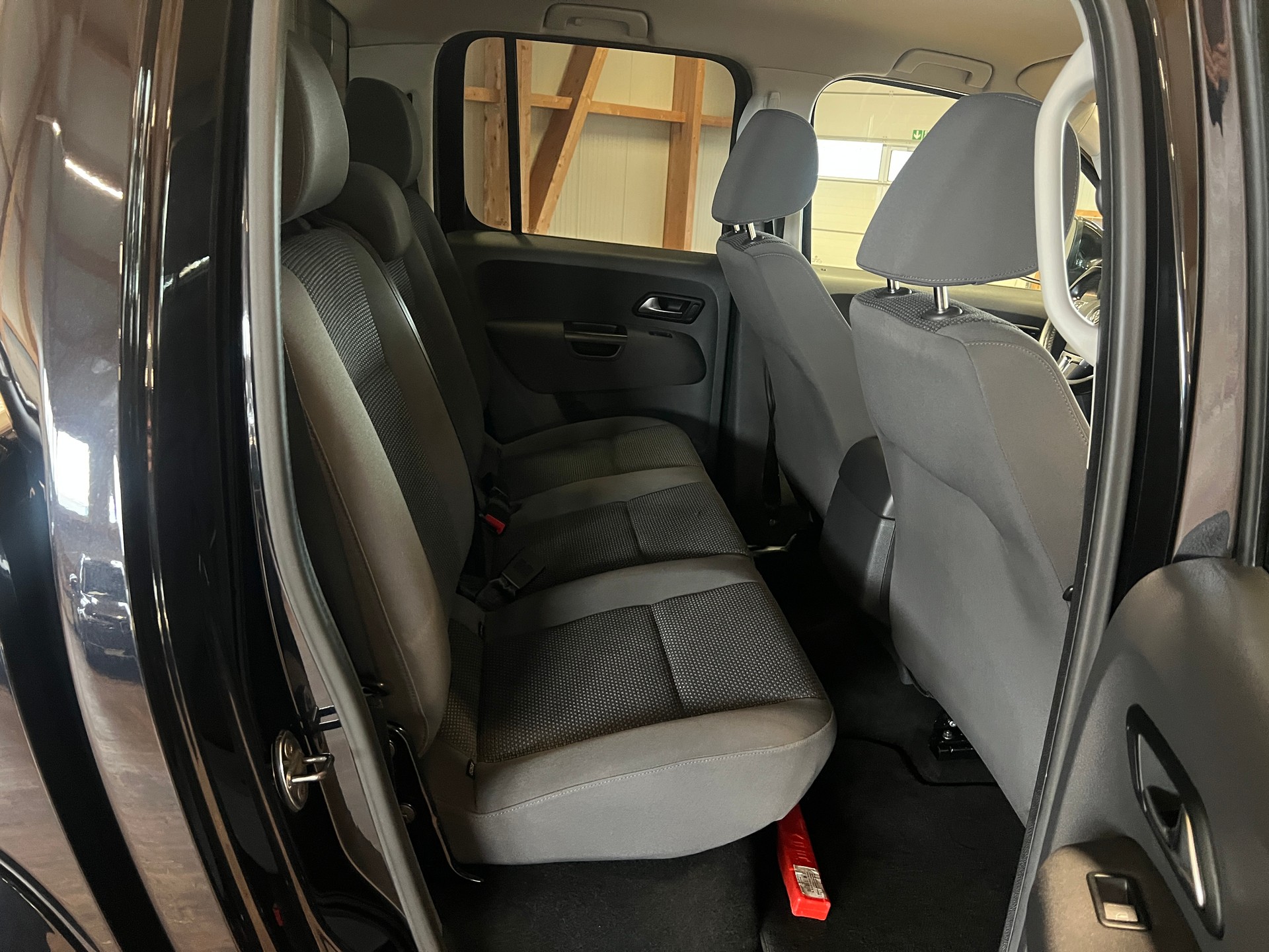 VW Amarok 2.0 BiTDI Trendline Gölä 4Motion permanent-image-13
