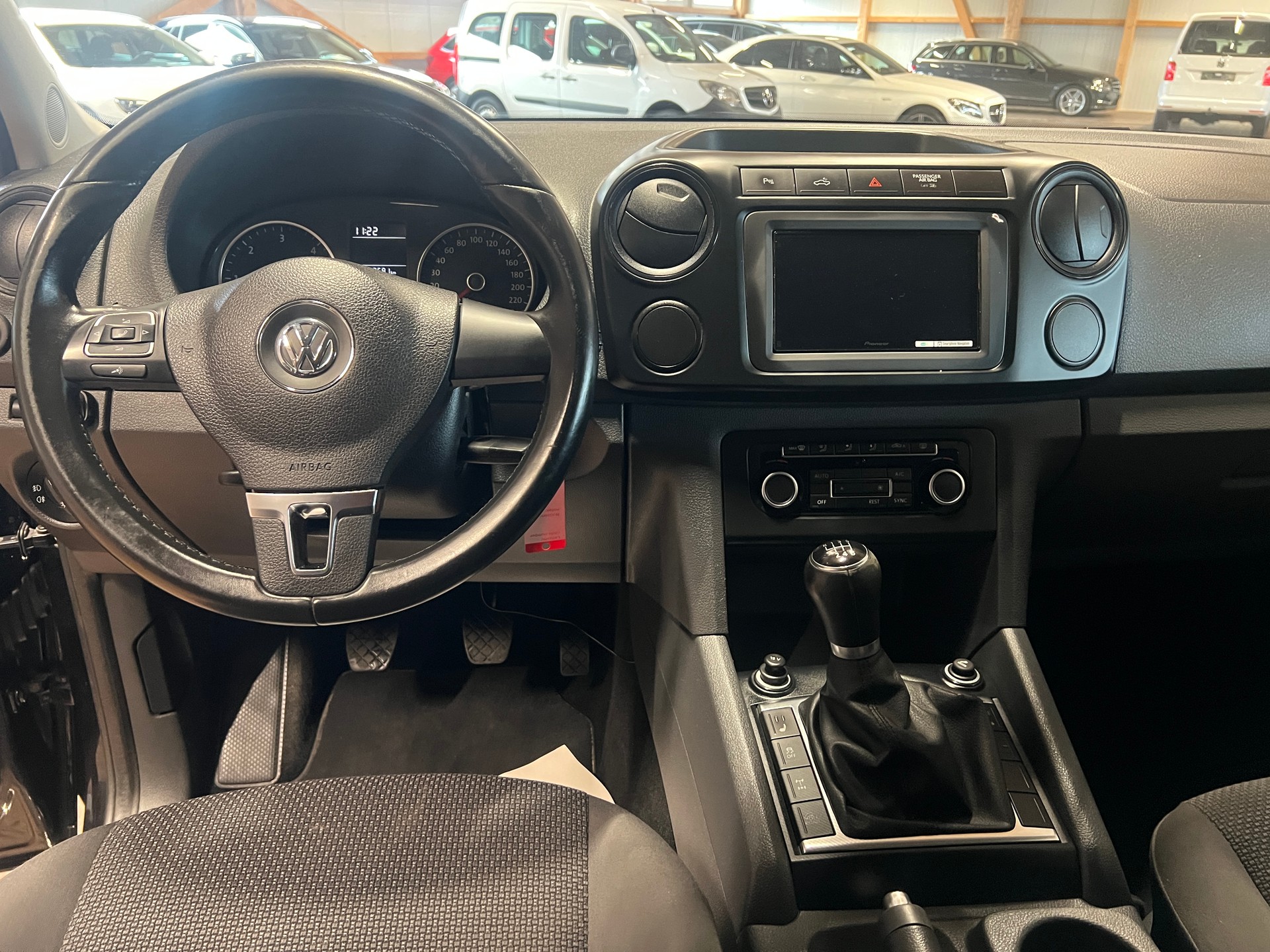 VW Amarok 2.0 BiTDI Trendline Gölä 4Motion permanent-image-9