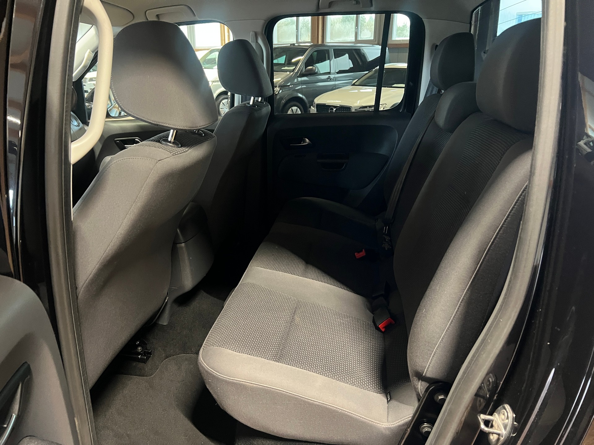 VW Amarok 2.0 BiTDI Trendline Gölä 4Motion permanent-image-12