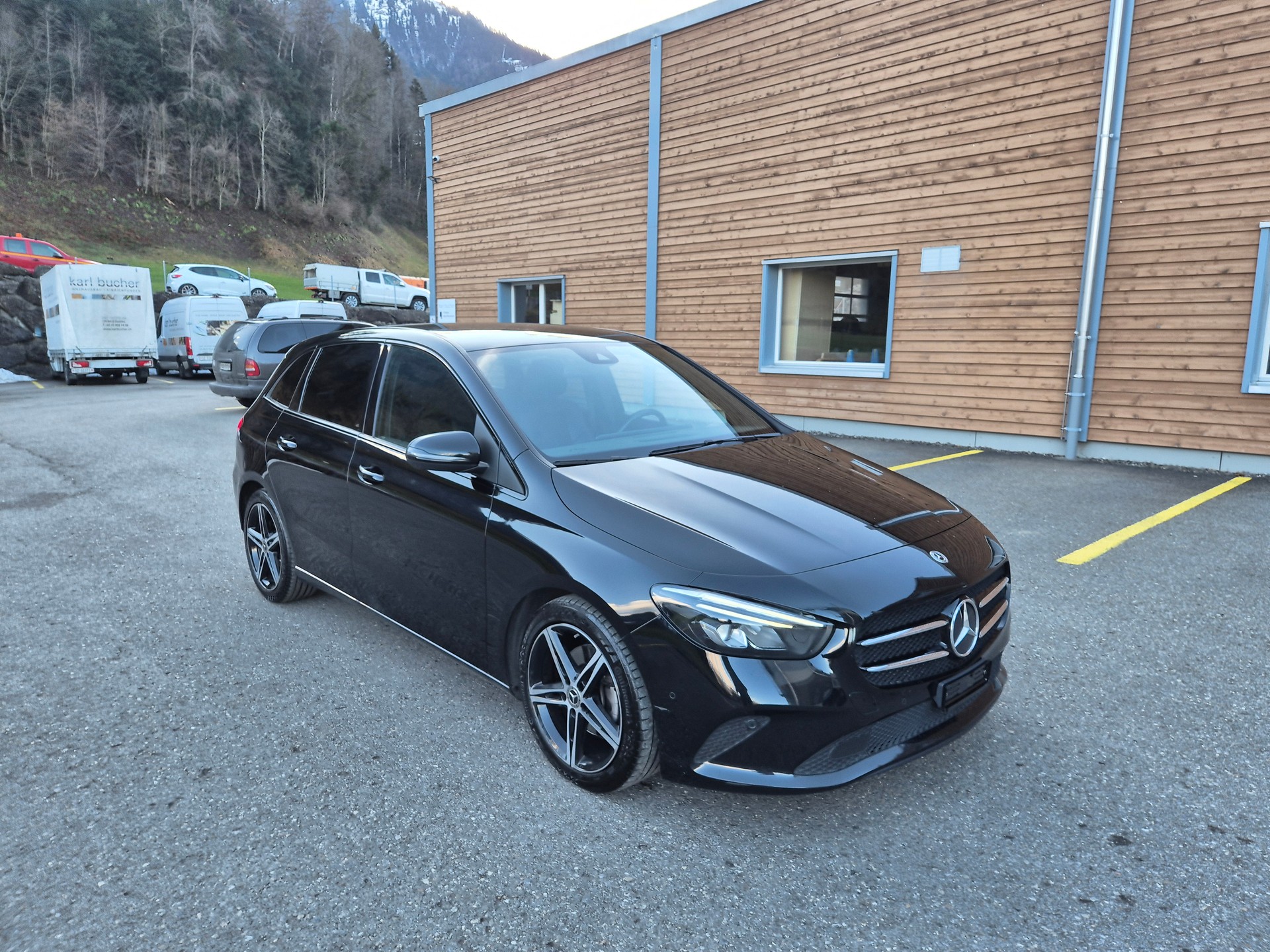 MERCEDES-BENZ B 200 d Night Star 8G-DCT-image-4