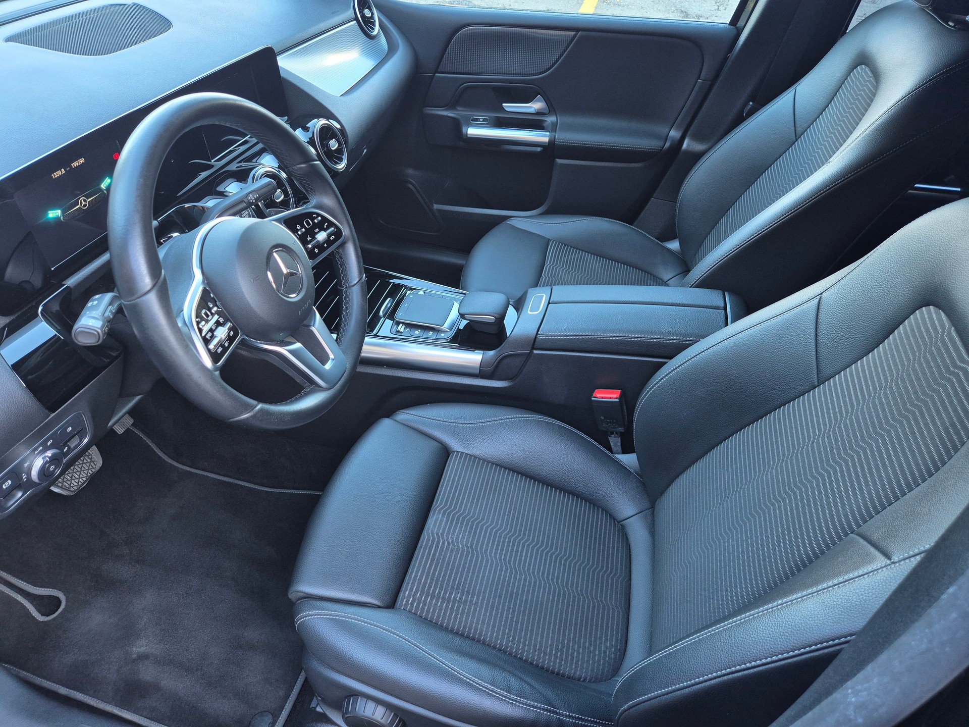 MERCEDES-BENZ B 200 d Night Star 8G-DCT-image-6