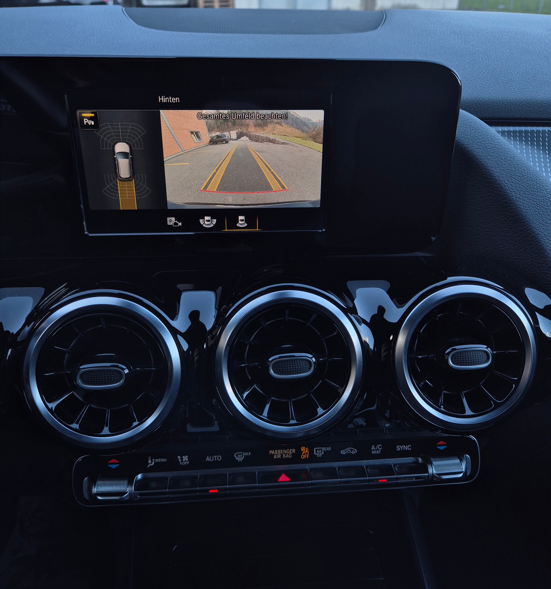 MERCEDES-BENZ B 200 d Night Star 8G-DCT-image-8