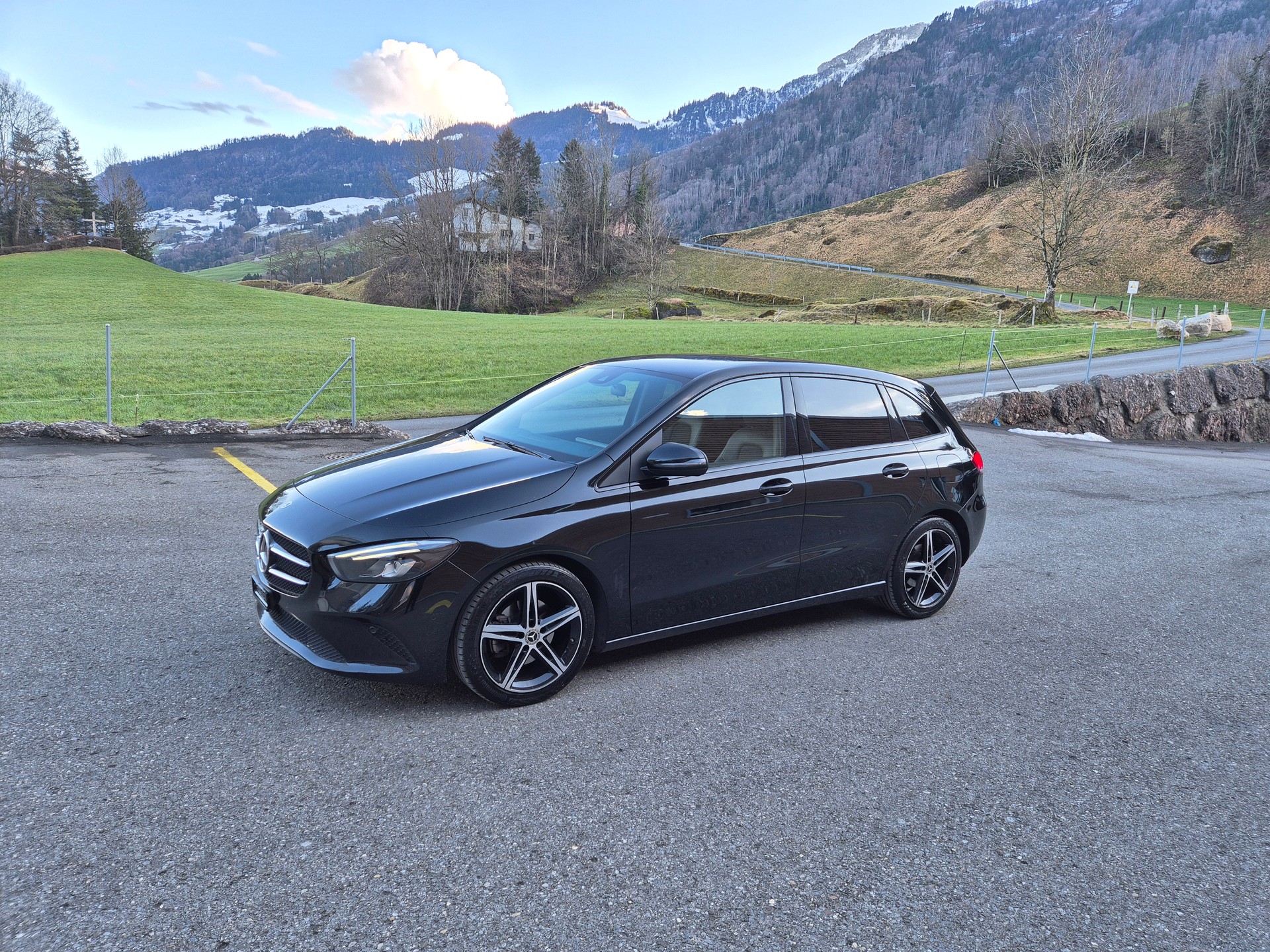 MERCEDES-BENZ B 200 d Night Star 8G-DCT-image-1