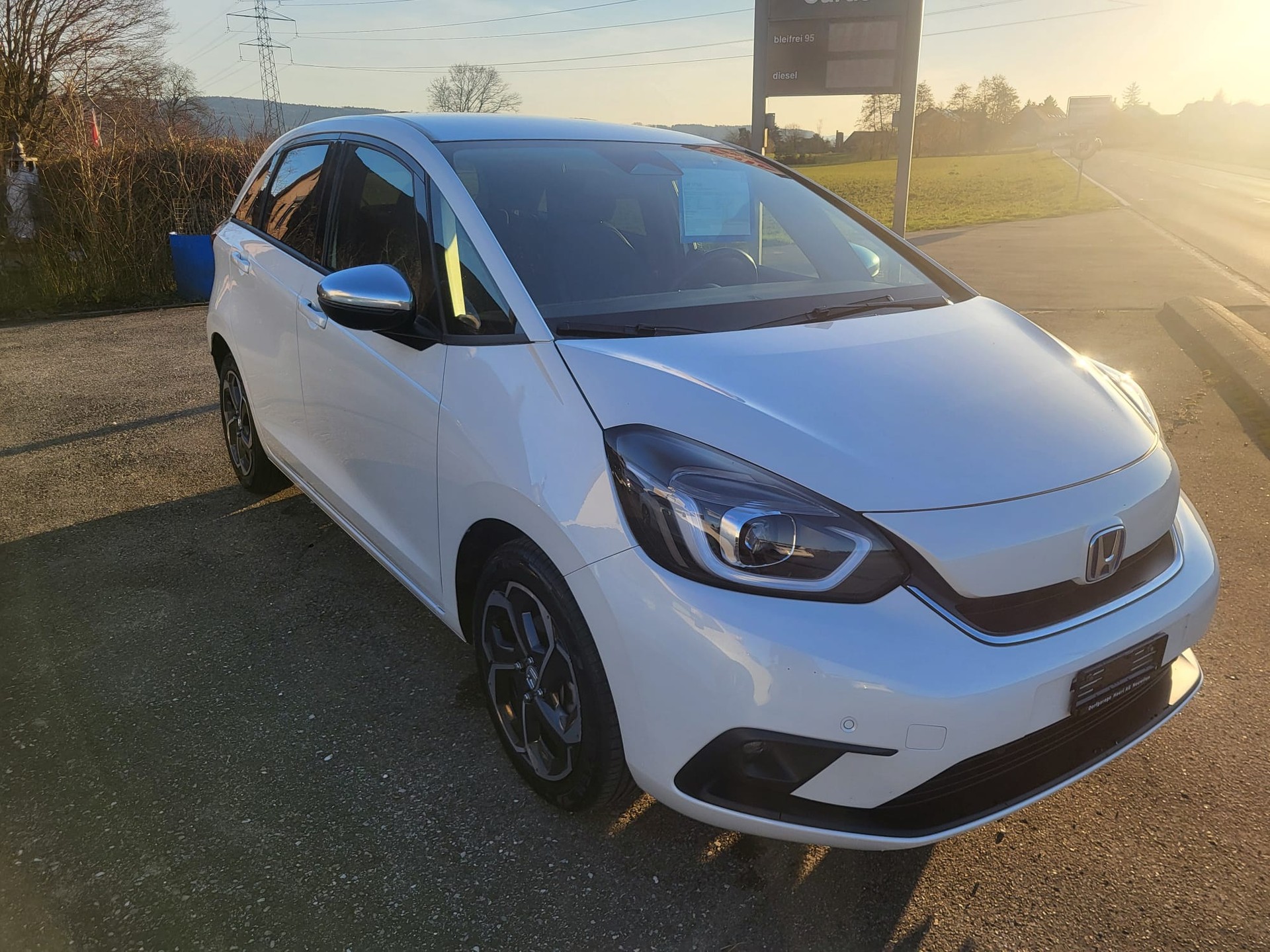 HONDA Jazz 1.5i-MMD Executive E-CVT-image-1