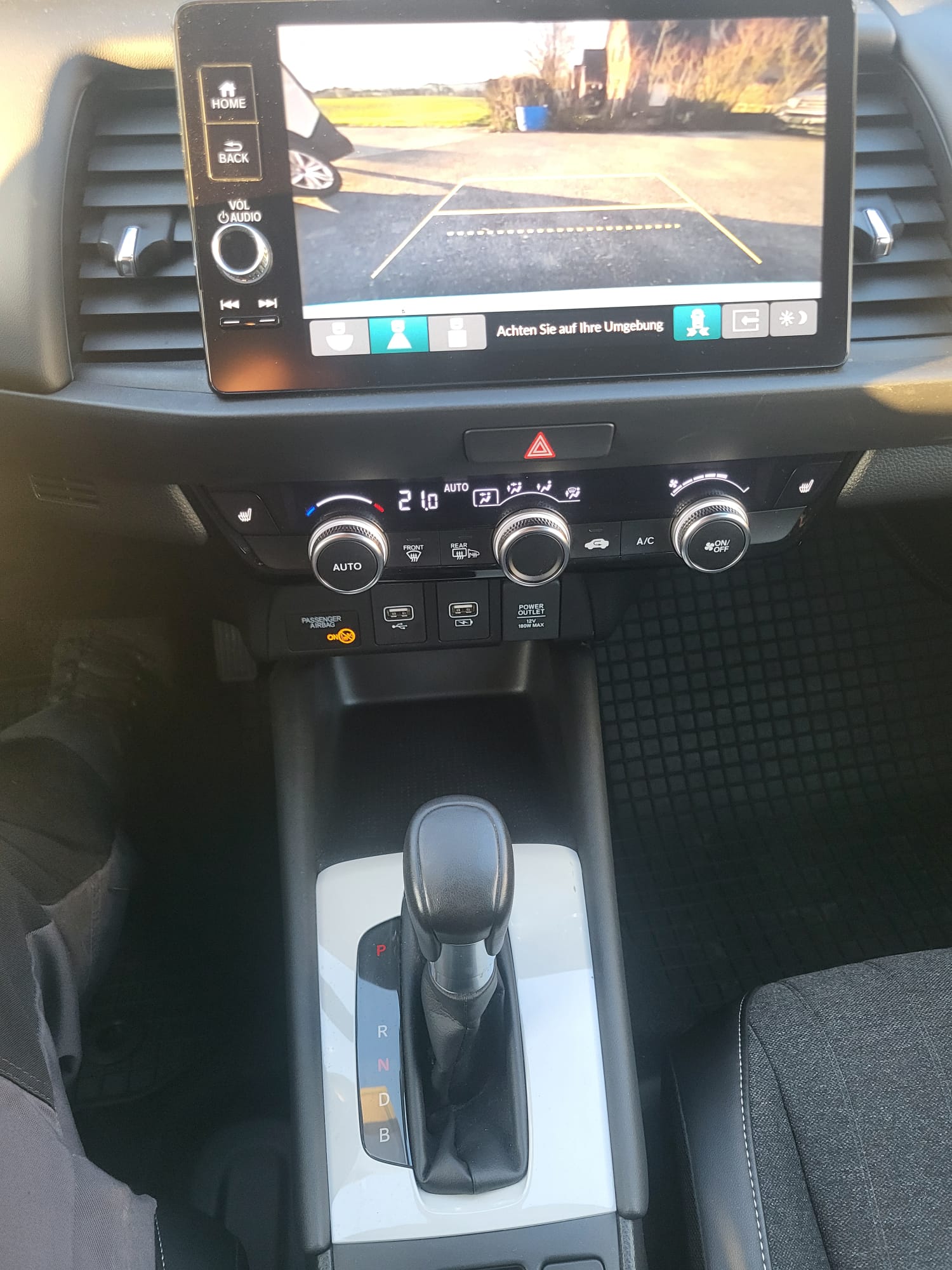 HONDA Jazz 1.5i-MMD Executive E-CVT-image-8