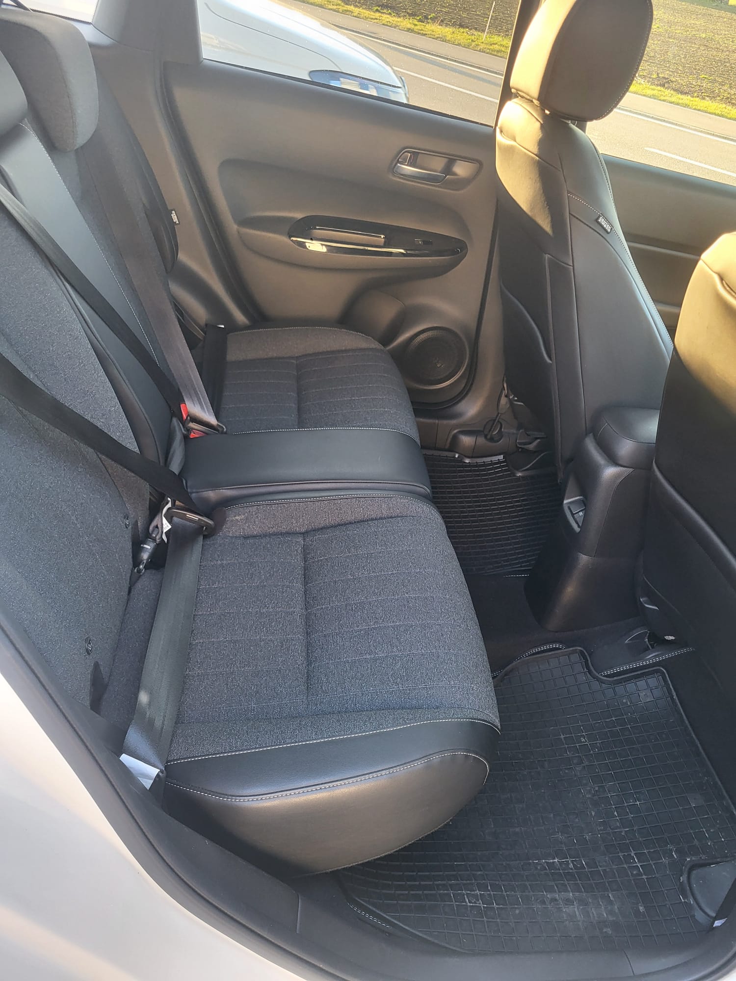 HONDA Jazz 1.5i-MMD Executive E-CVT-image-4