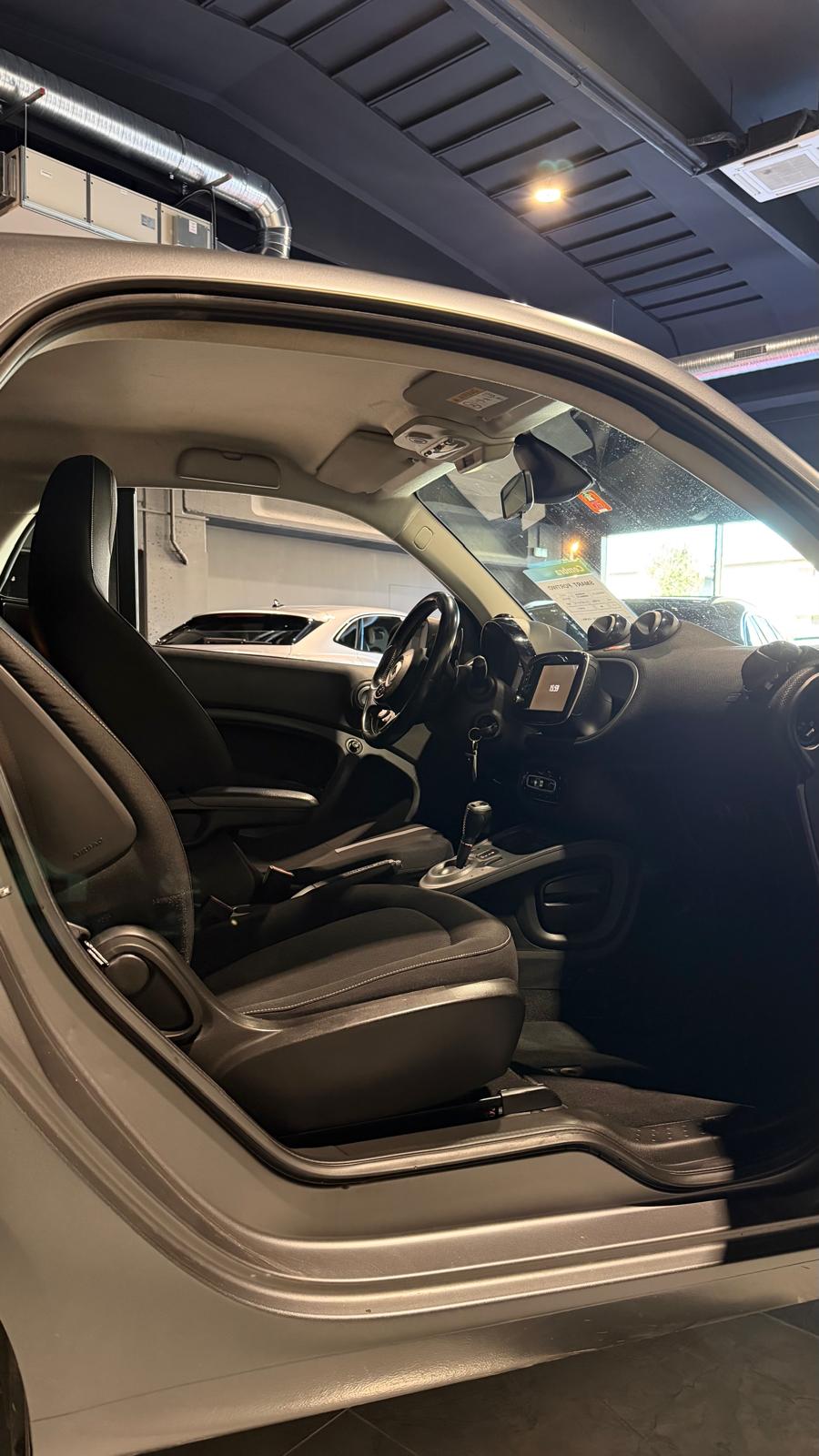 SMART fortwo-image-1