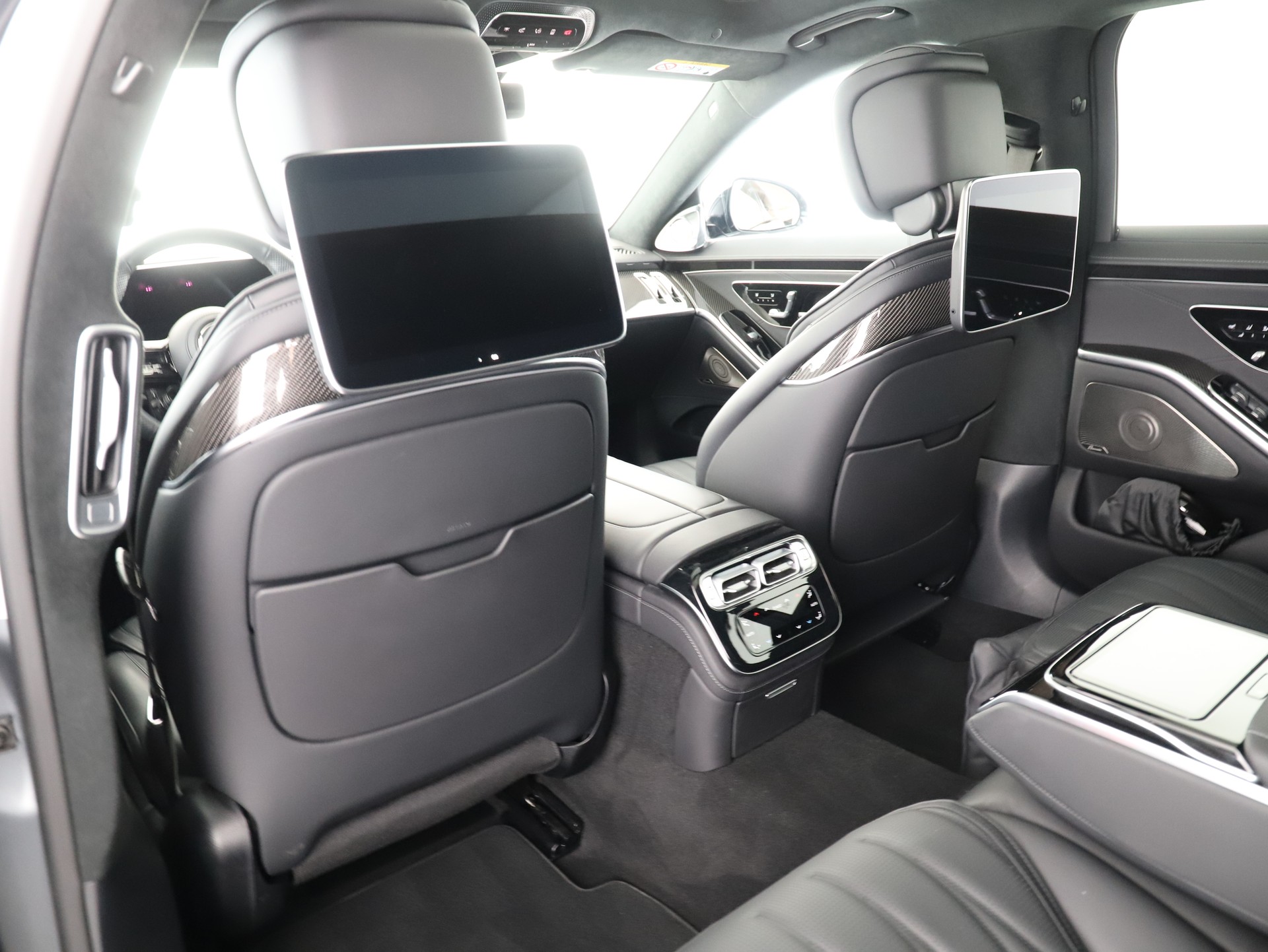 MERCEDES-BENZ S 63 AMG E Perf. Business-image-14