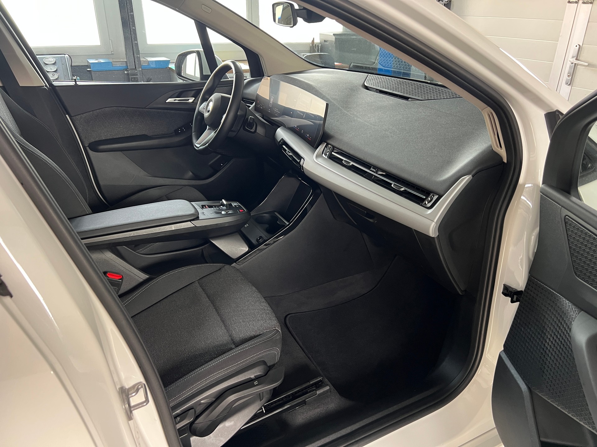 BMW 218d Active Tourer DKG-image-7