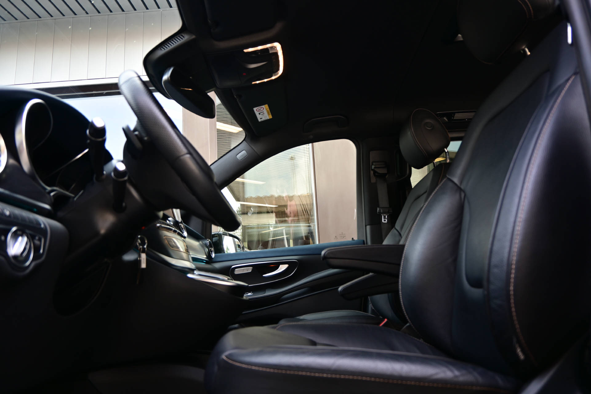 MERCEDES-BENZ EQV 300 lang Van-image-13
