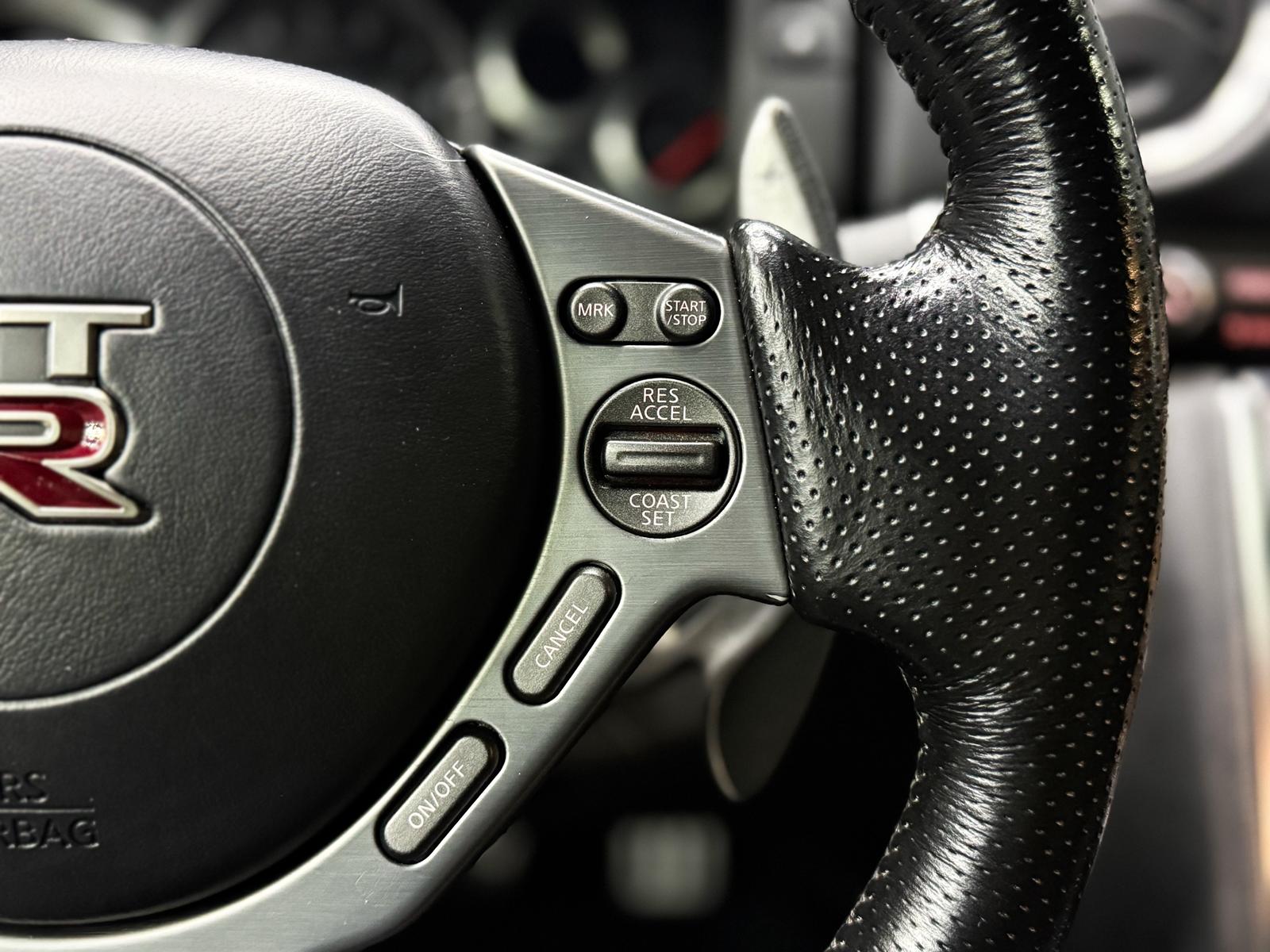 NISSAN GT-R 3.8 V6 Biturbo Black Edition-image-16