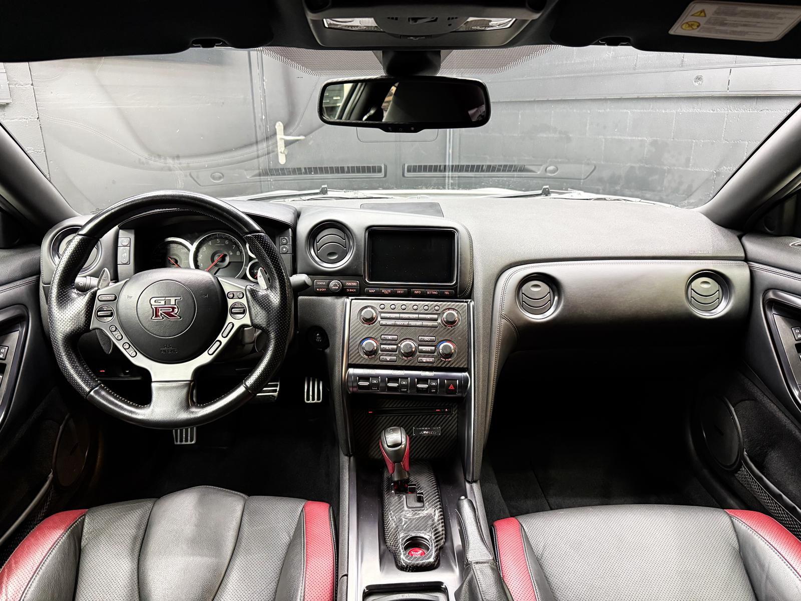 NISSAN GT-R 3.8 V6 Biturbo Black Edition-image-13