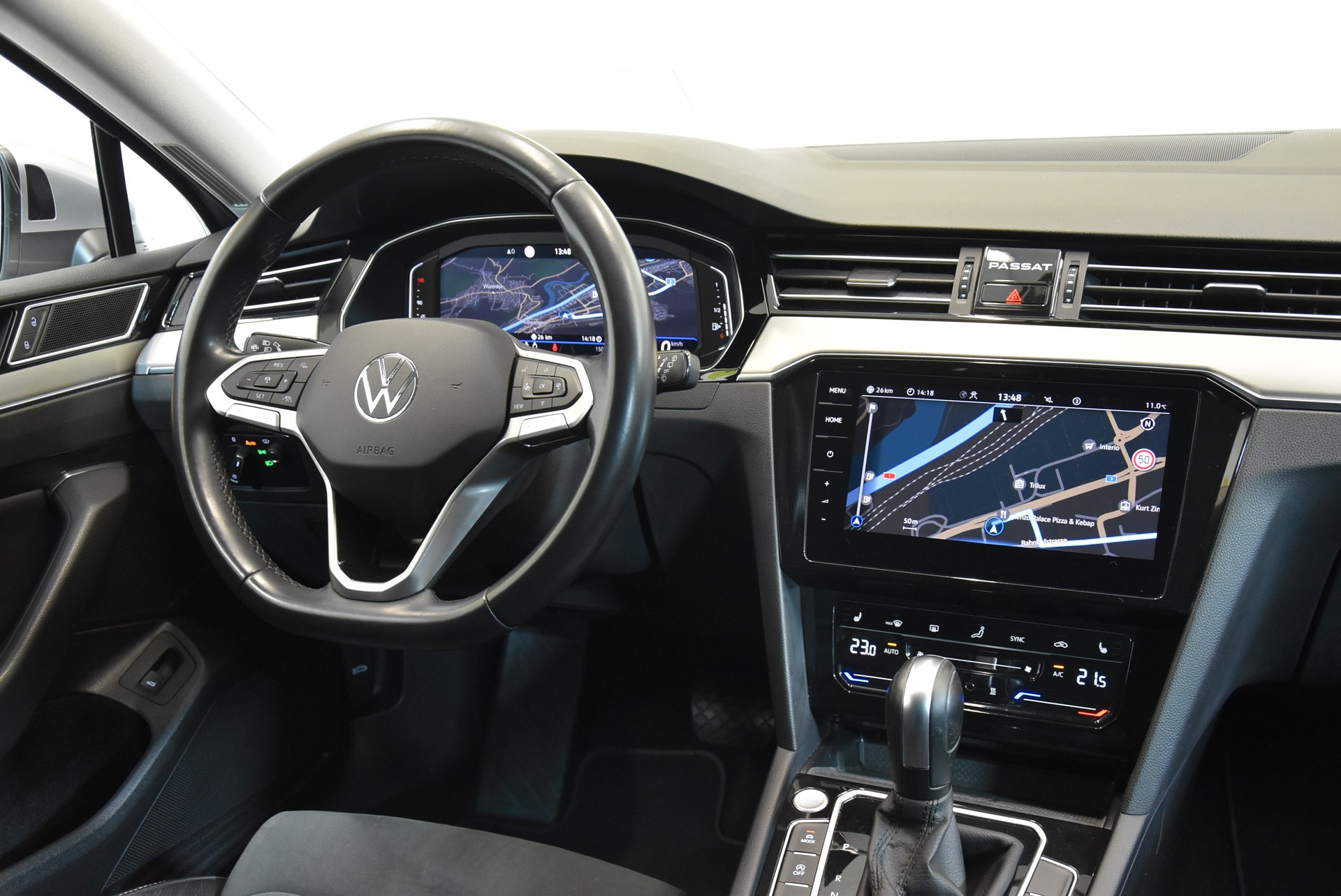 VW Passat 2.0 TDI BMT Elegance DSG-image-4
