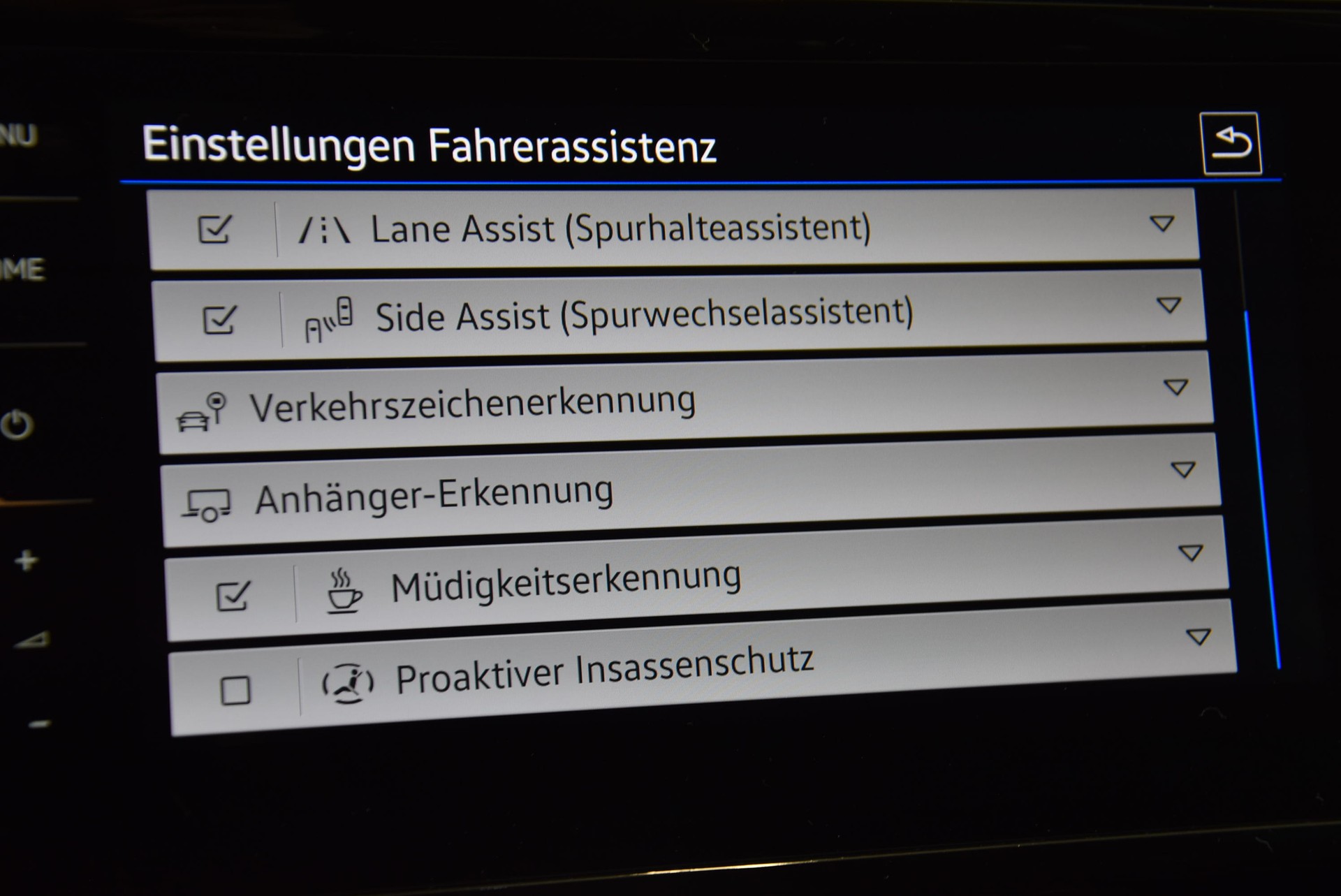 VW Passat 2.0 TDI BMT Elegance DSG-image-12