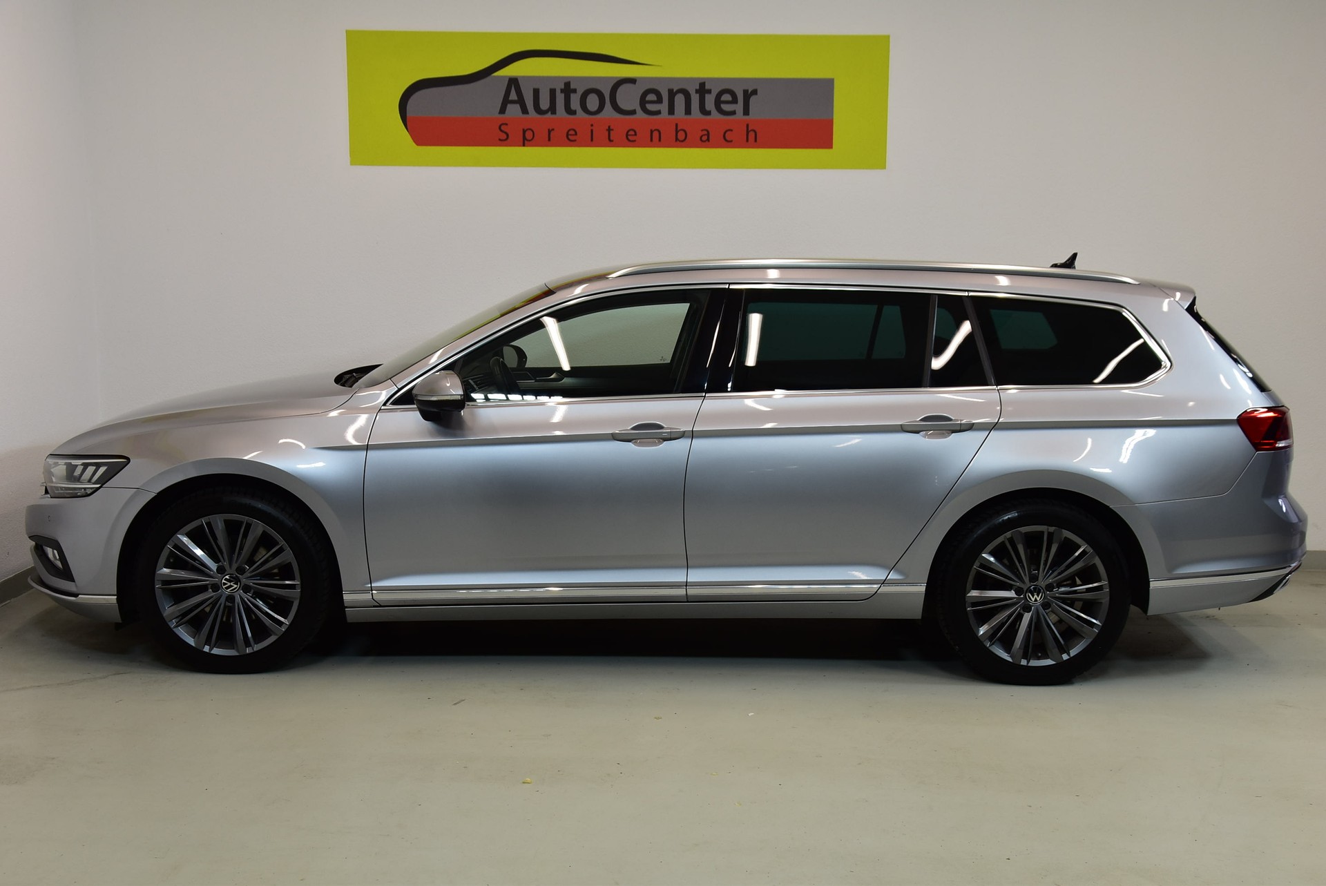 VW Passat 2.0 TDI BMT Elegance DSG-image-14