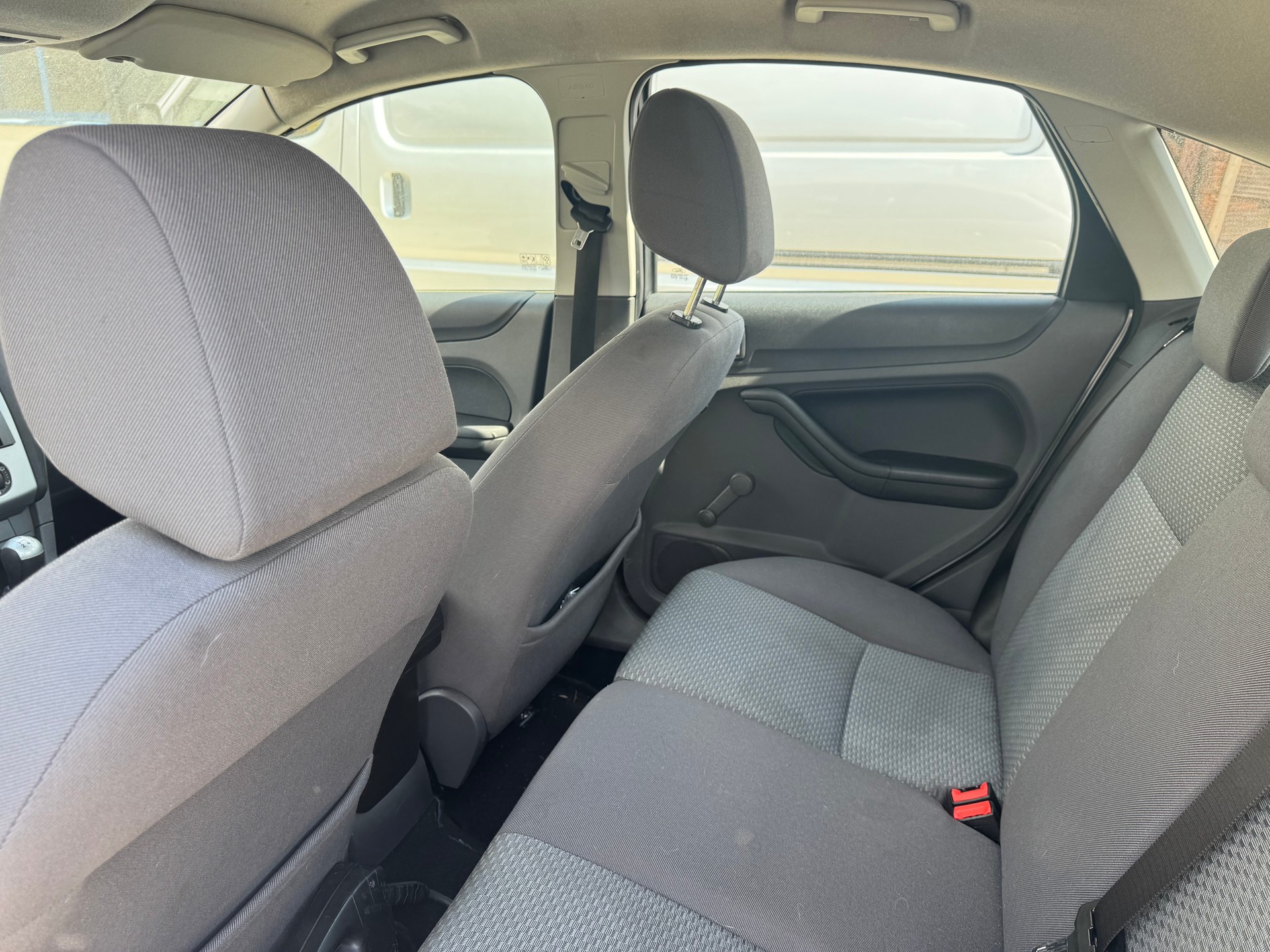 FORD Focus 1.6i VCT Carving-image-8