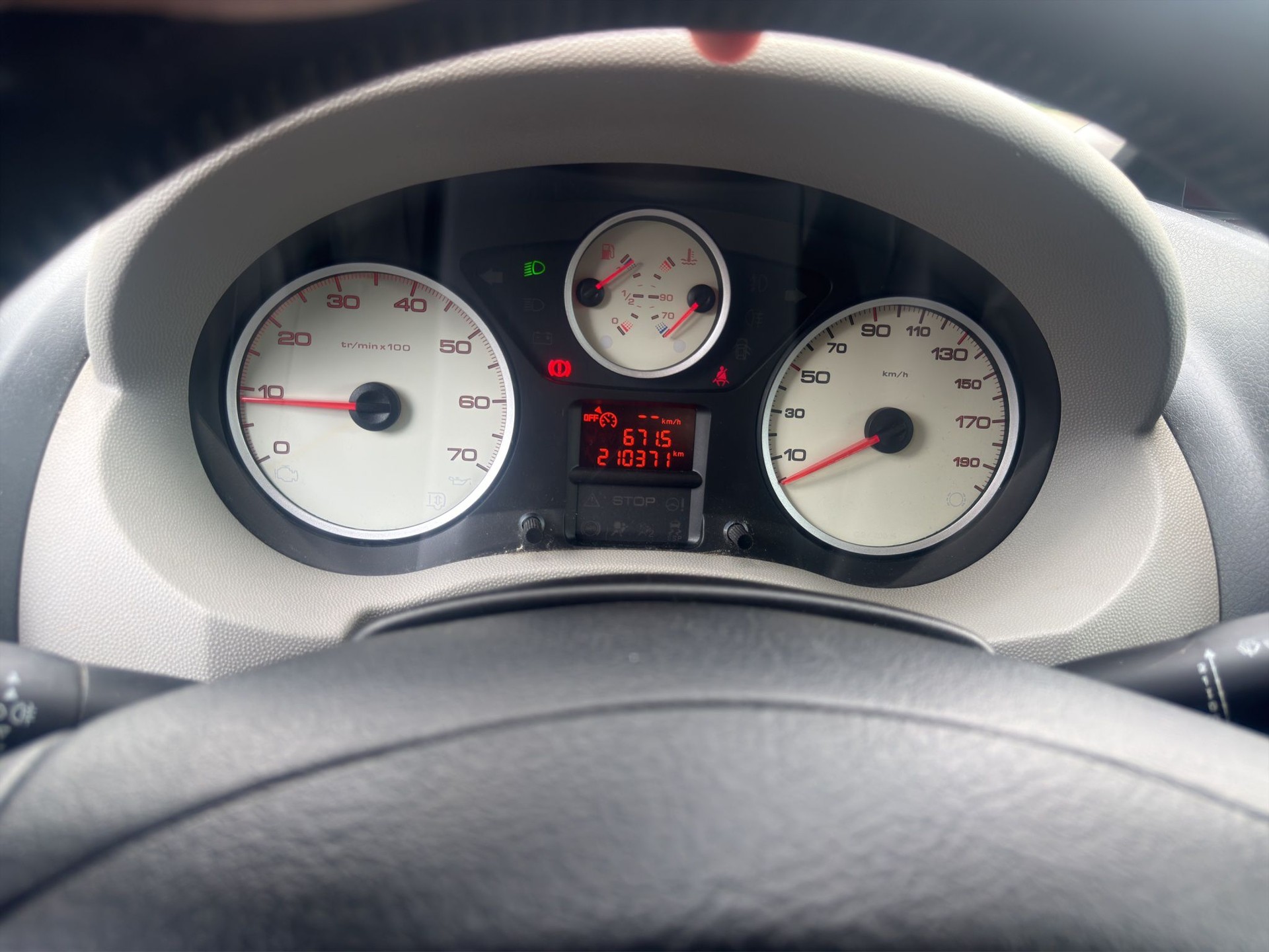 PEUGEOT Expert Tepee 2.0 HDi Confort L1-image-9