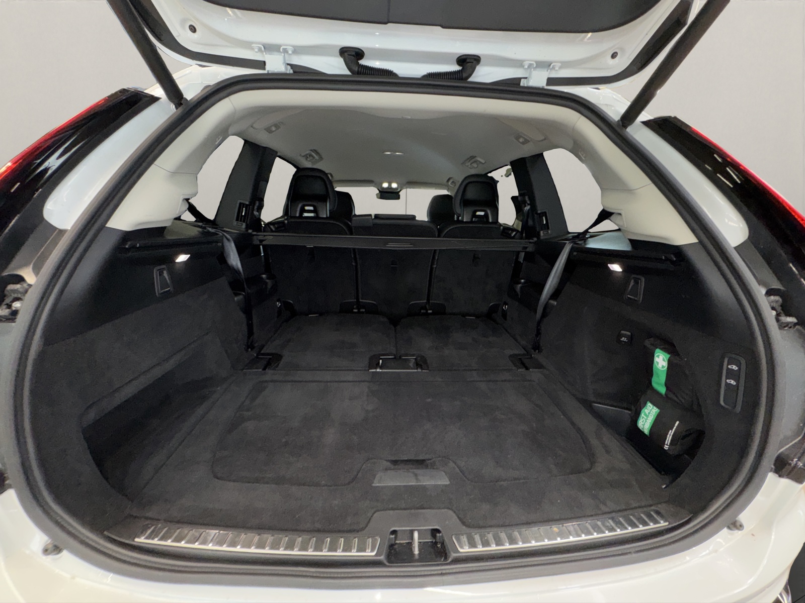VOLVO XC90 2.0 T8 TE Plus Dark eAWD-image-11