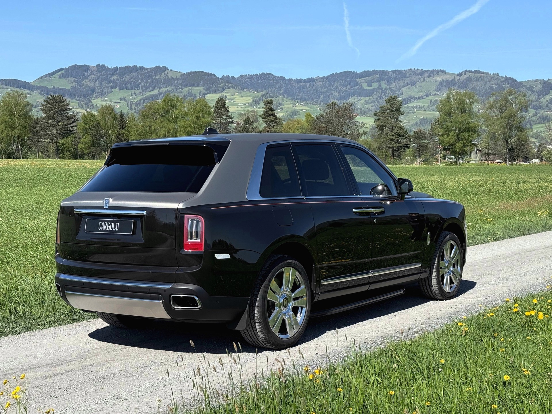 ROLLS-ROYCE Cullinan 6.7 V12-showroom-element-2