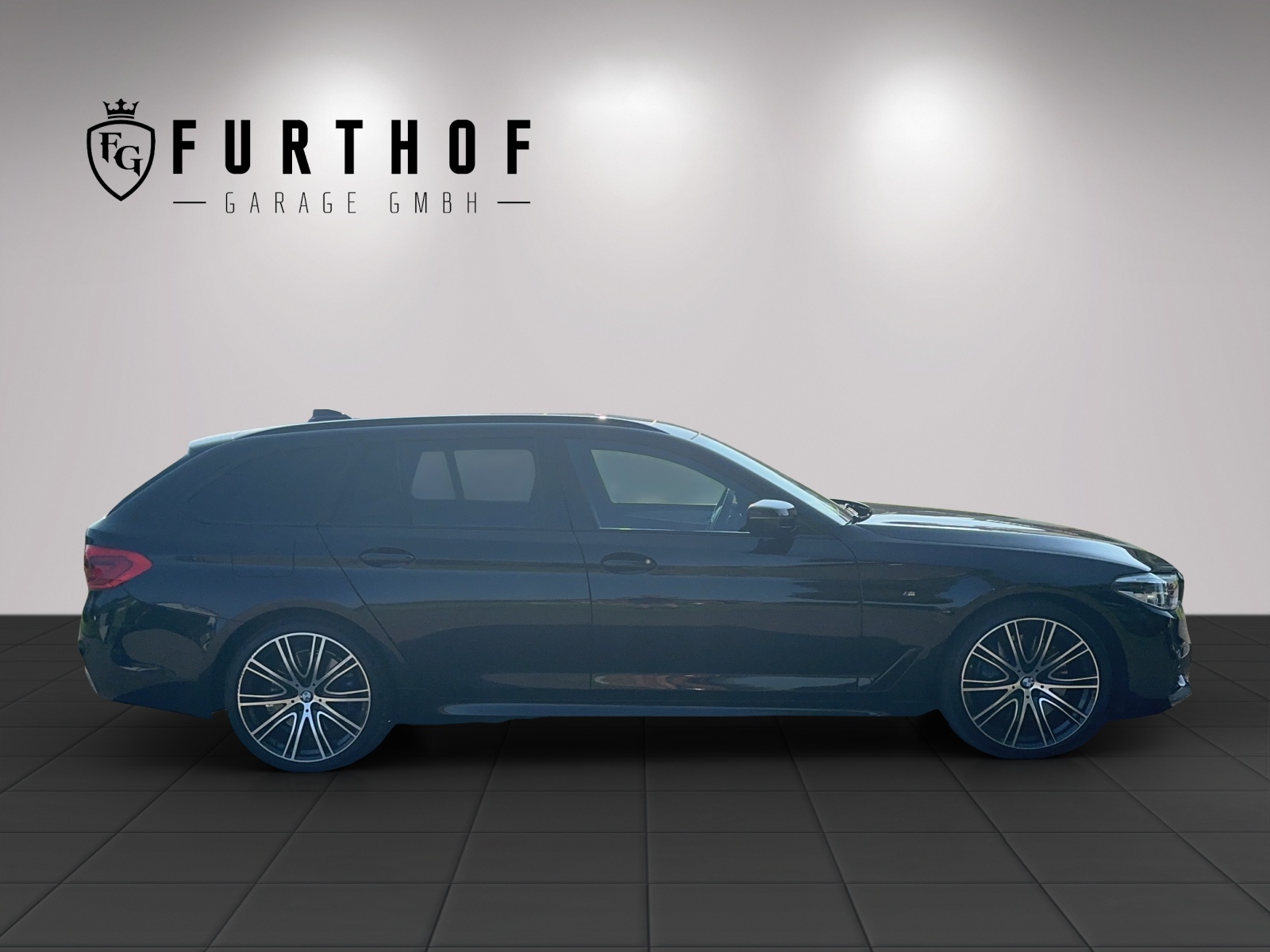 BMW 540d xDrive Touring Steptronic-showroom-element-3