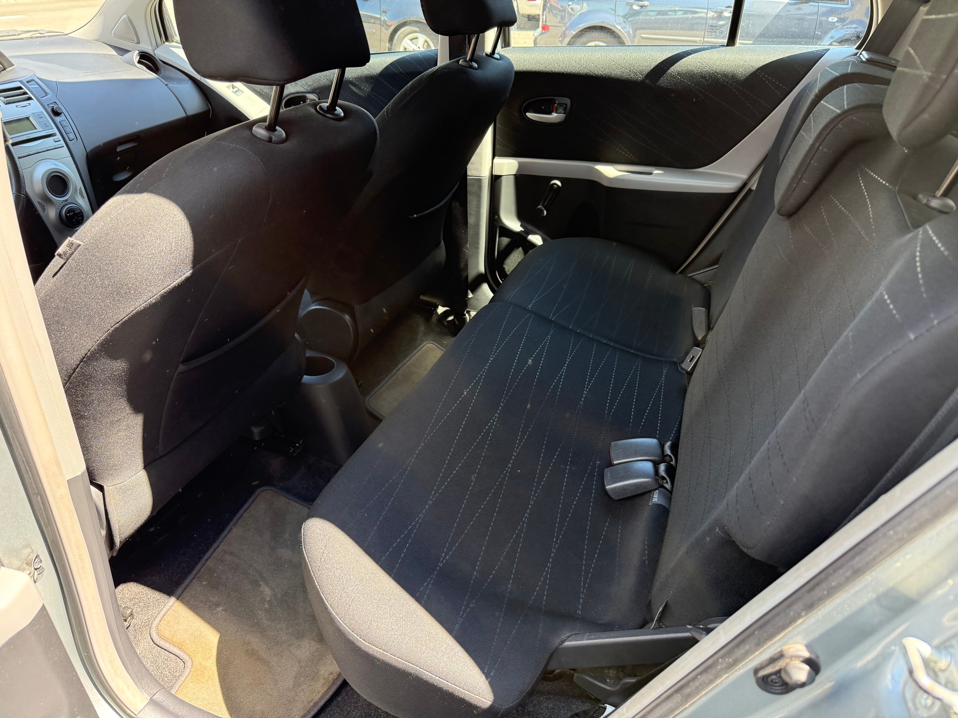 TOYOTA Yaris 1.3 Linea Luna-image-9