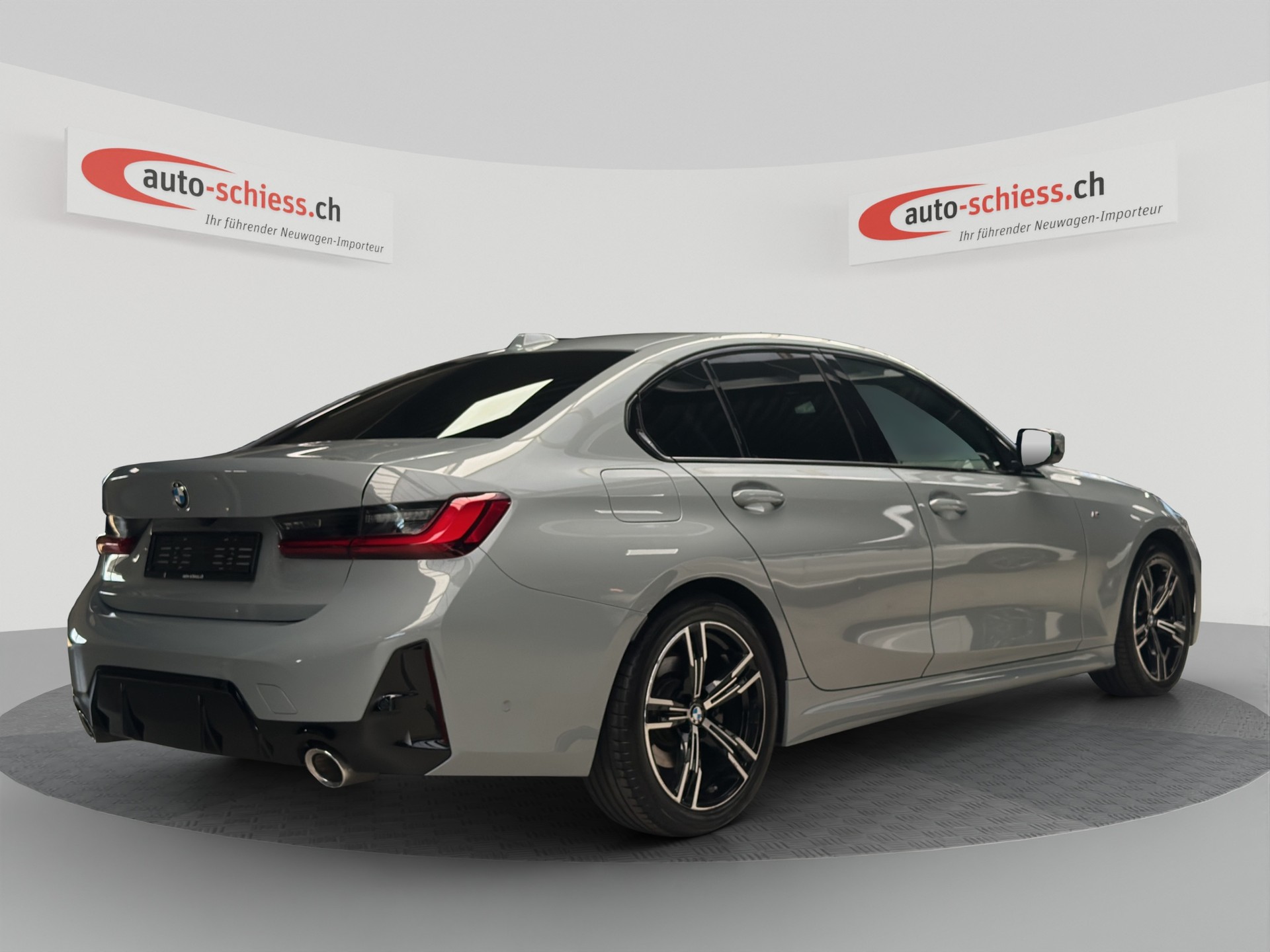 BMW 320d xDrive M Sport Steptronic-image-4
